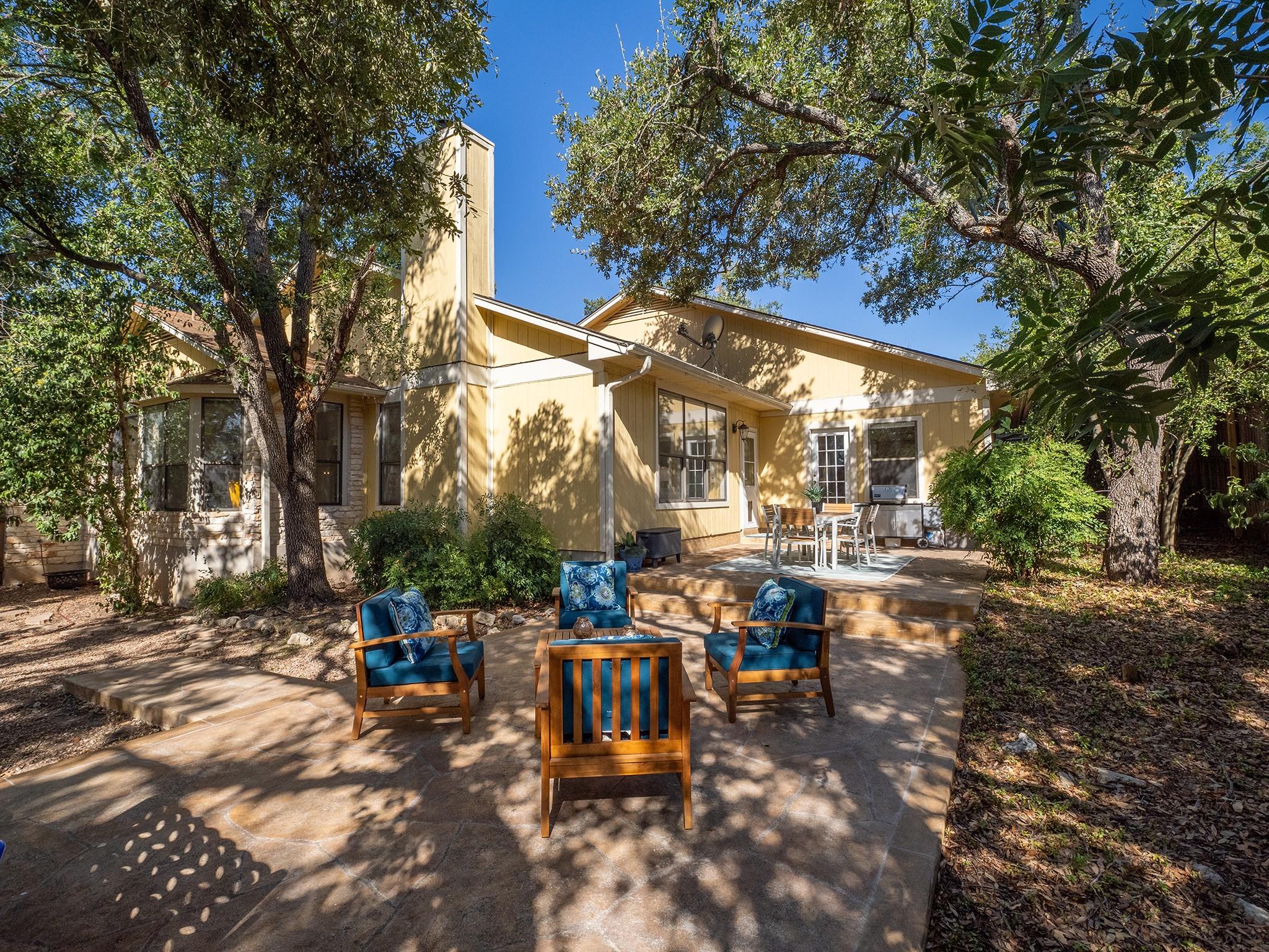 8906 Scotsman Dr, Austin, TX 78750