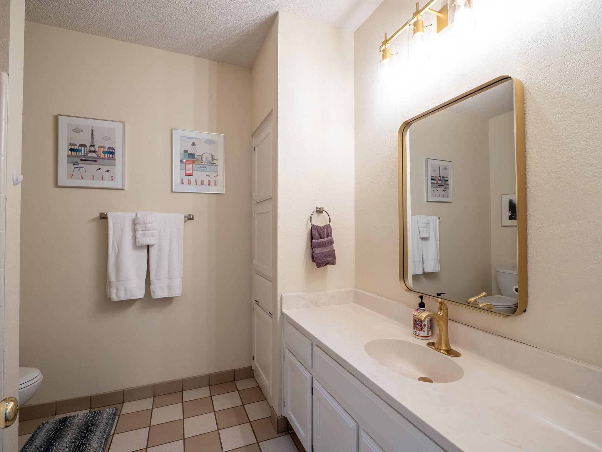 8906 Scotsman Dr, Austin, TX 78750