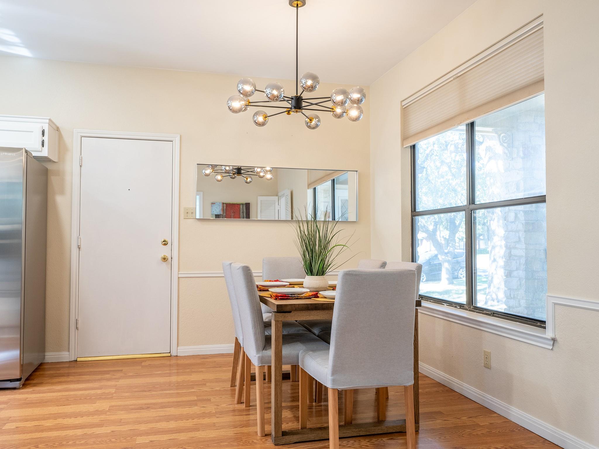 8906 Scotsman Dr, Austin, TX 78750