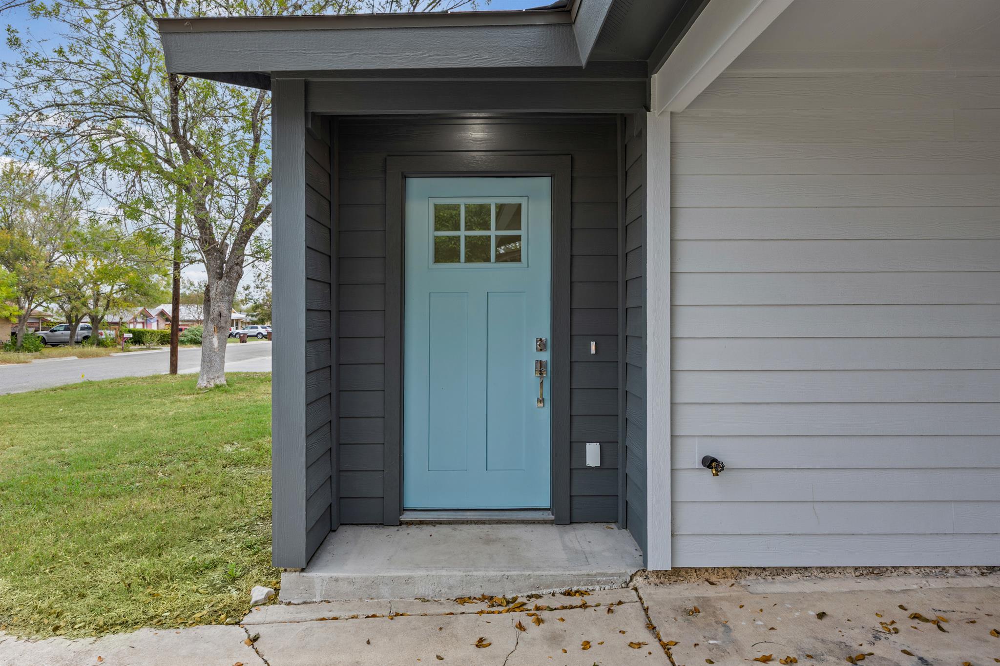 1100 Monte Vista Dr, Lockhart, TX 78644