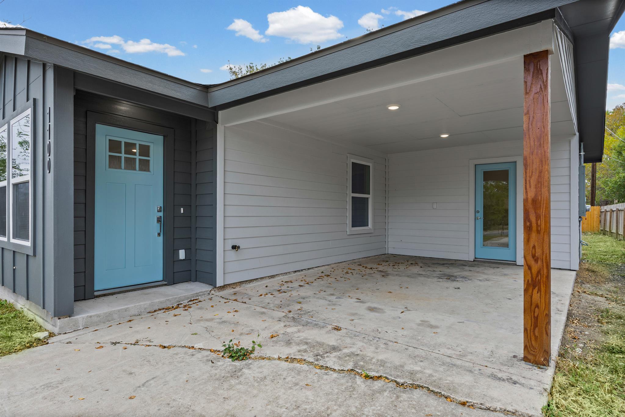 1100 Monte Vista Dr, Lockhart, TX 78644