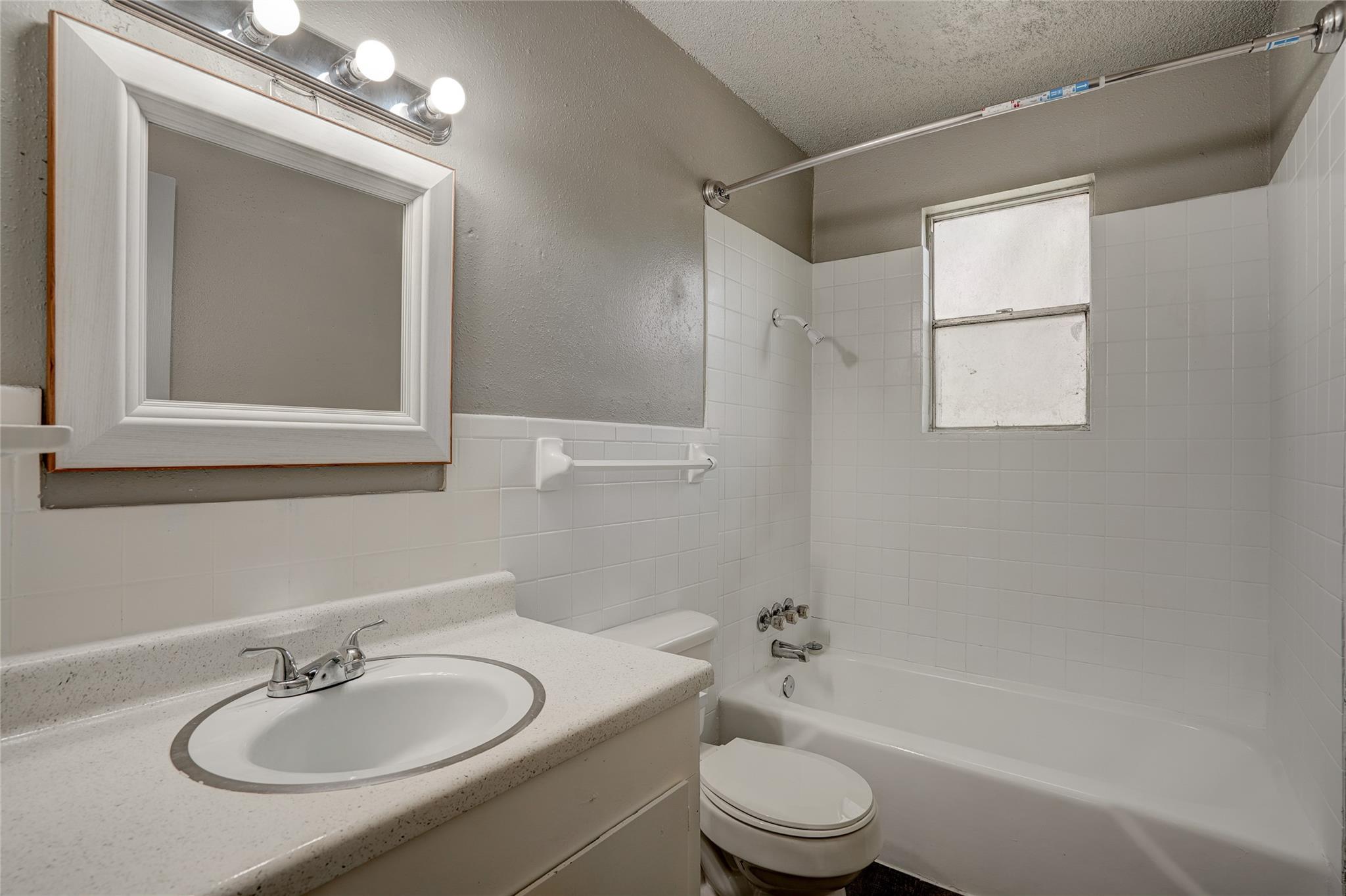 714 Old Martindale Rd, San Marcos, TX 78666