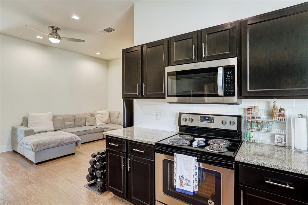 2400 Louis Henna Blvd # 305, Round Rock, TX 78664