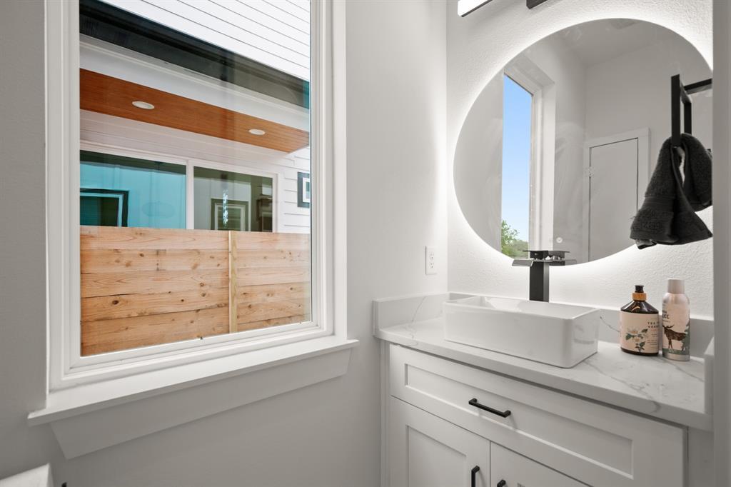 5305 Ledesma Rd # 4, Austin, TX 78721