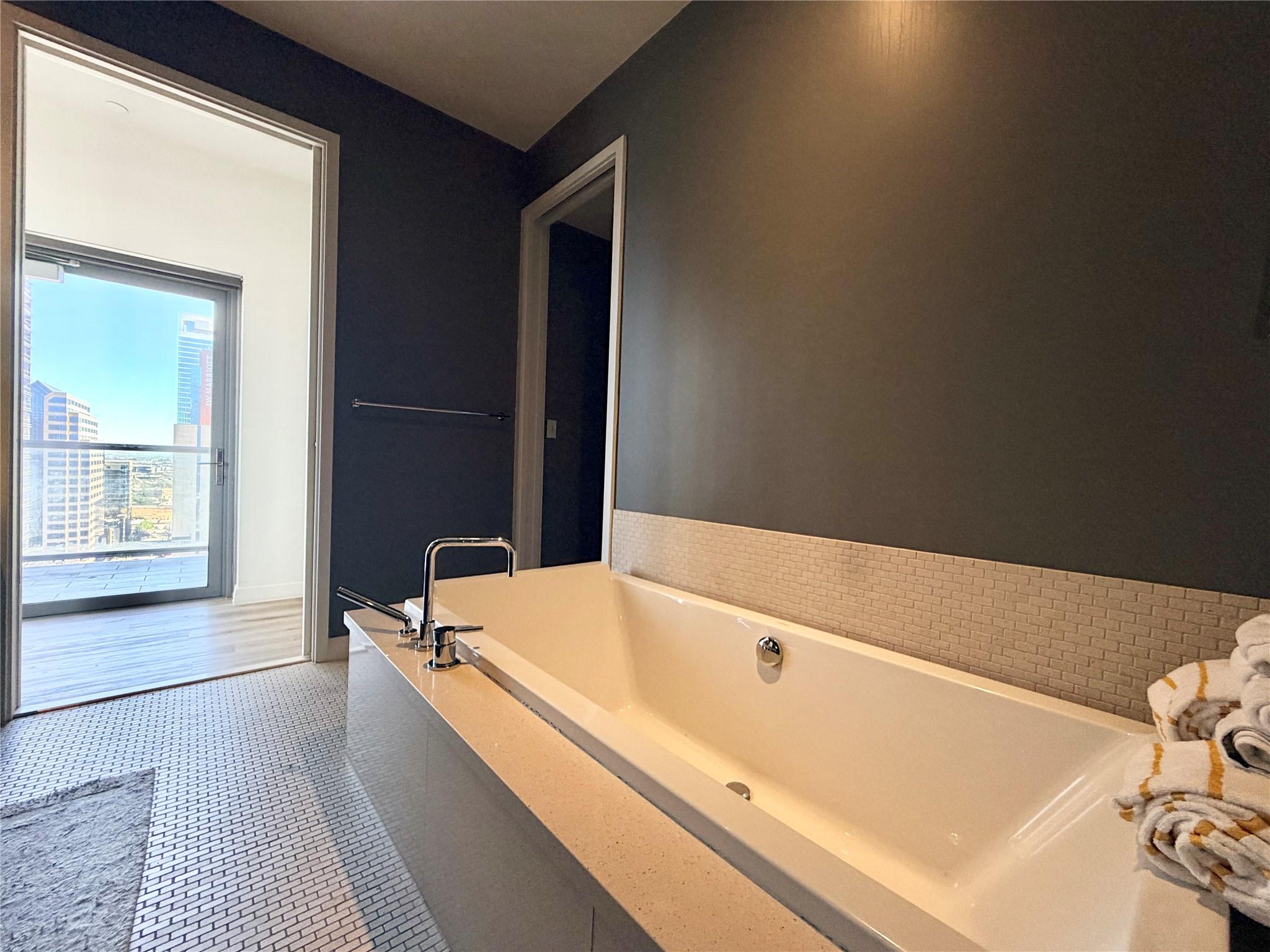 210 Lavaca St # 1912, Austin, TX 78701