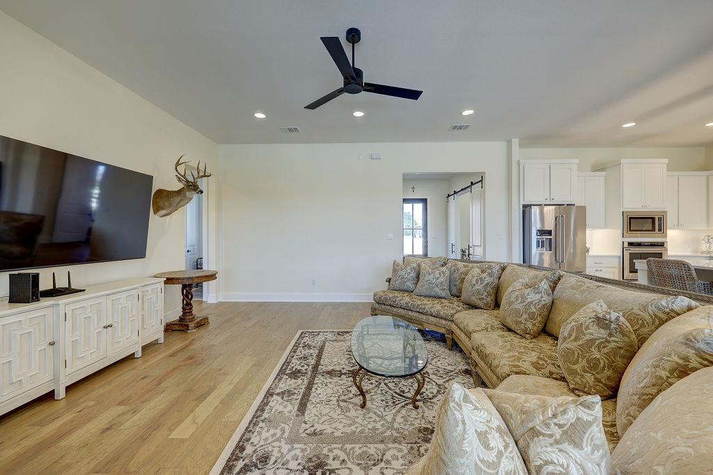 319 Buffalo Trl, Liberty Hill, TX 78642