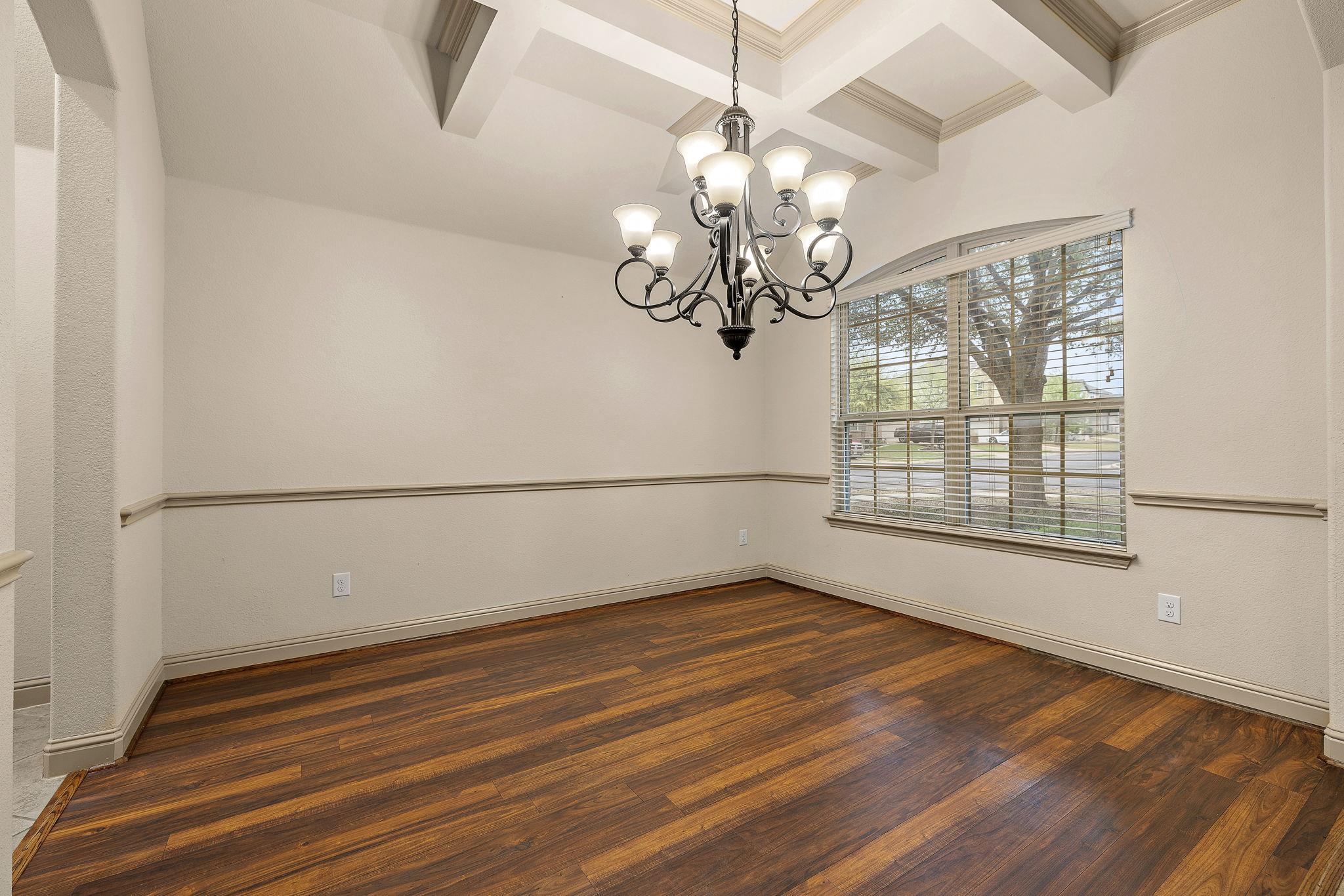 100 Rhinestone Cv, Liberty Hill, TX 78642