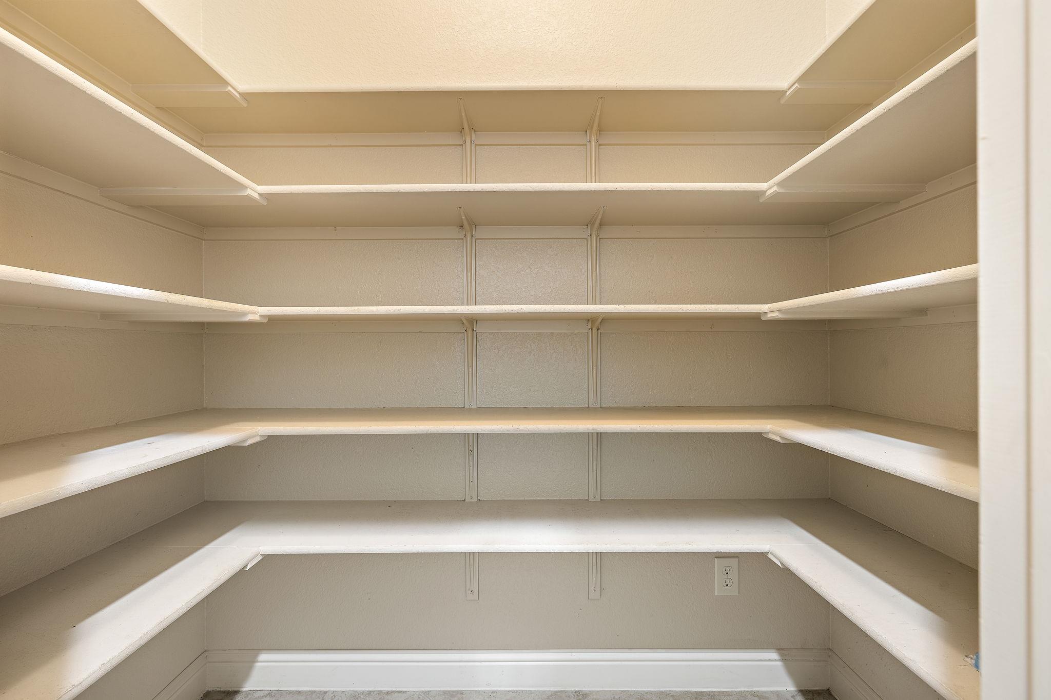 100 Rhinestone Cv, Liberty Hill, TX 78642