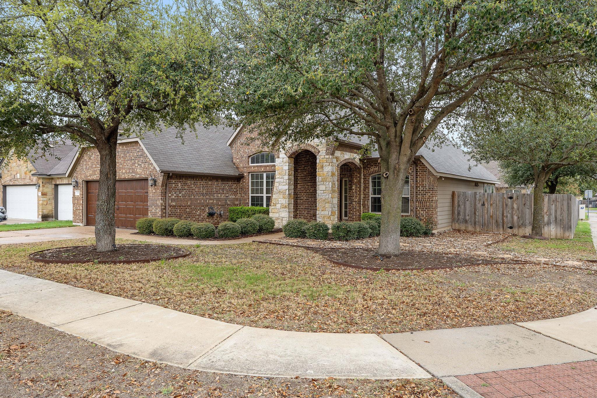 100 Rhinestone Cv, Liberty Hill, TX 78642