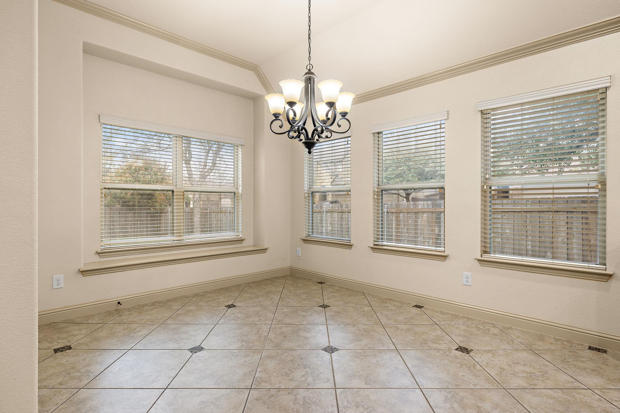 100 Rhinestone Cv, Liberty Hill, TX 78642