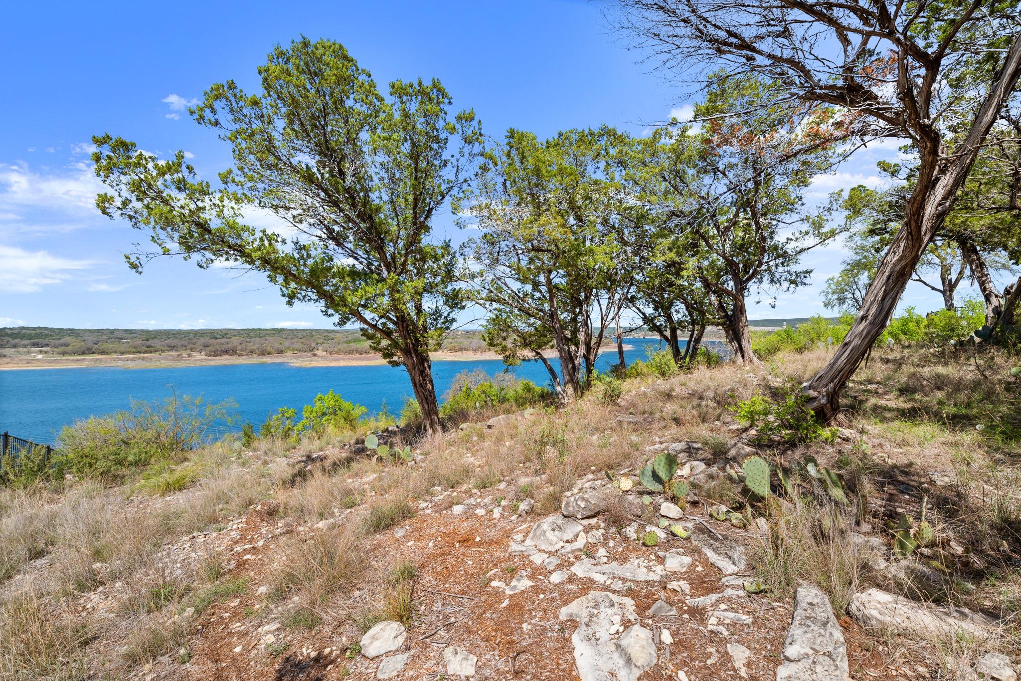 5304 Canyon Oaks Dr, Lago Vista, TX 78645