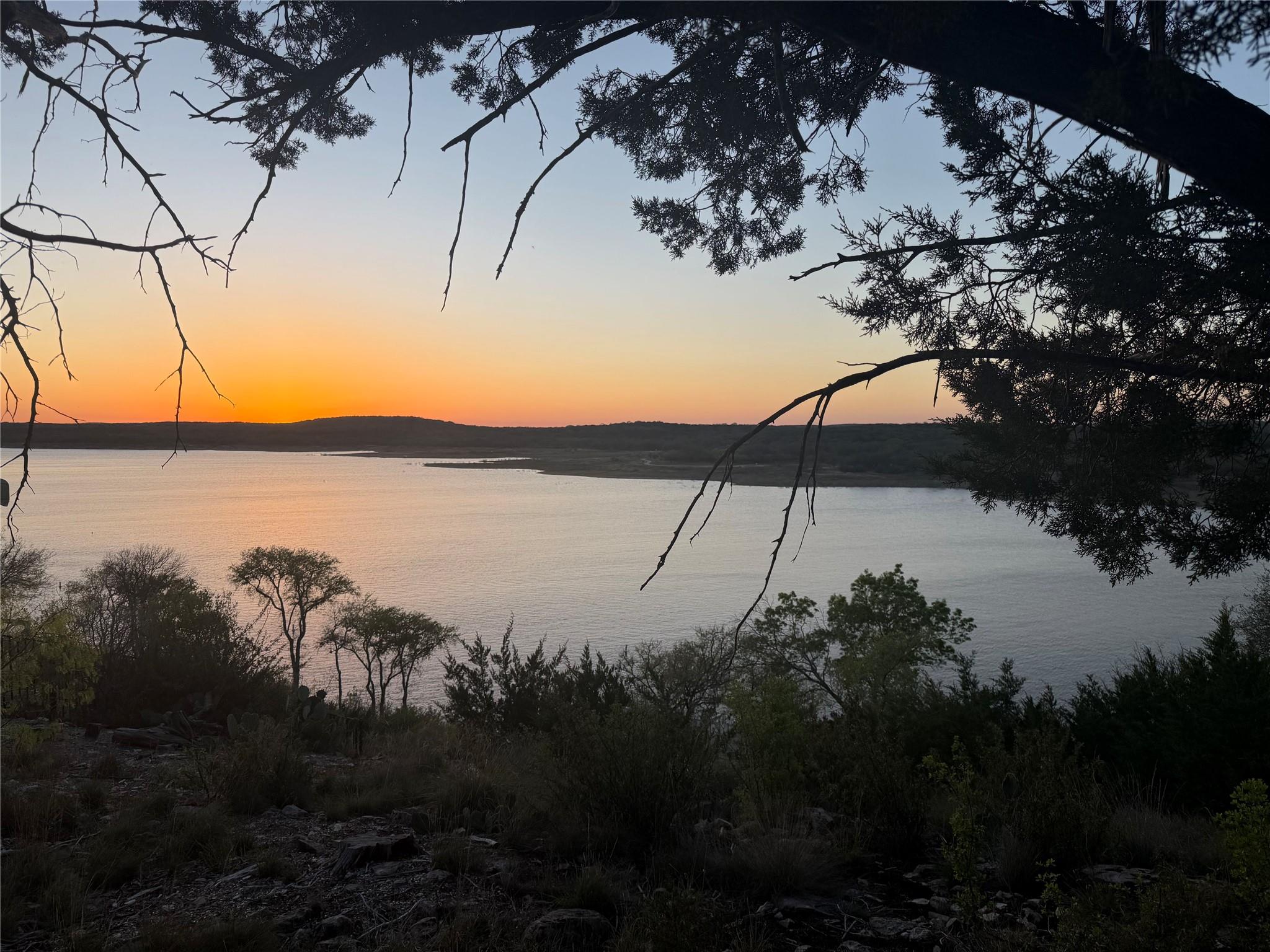 5304 Canyon Oaks Dr, Lago Vista, TX 78645