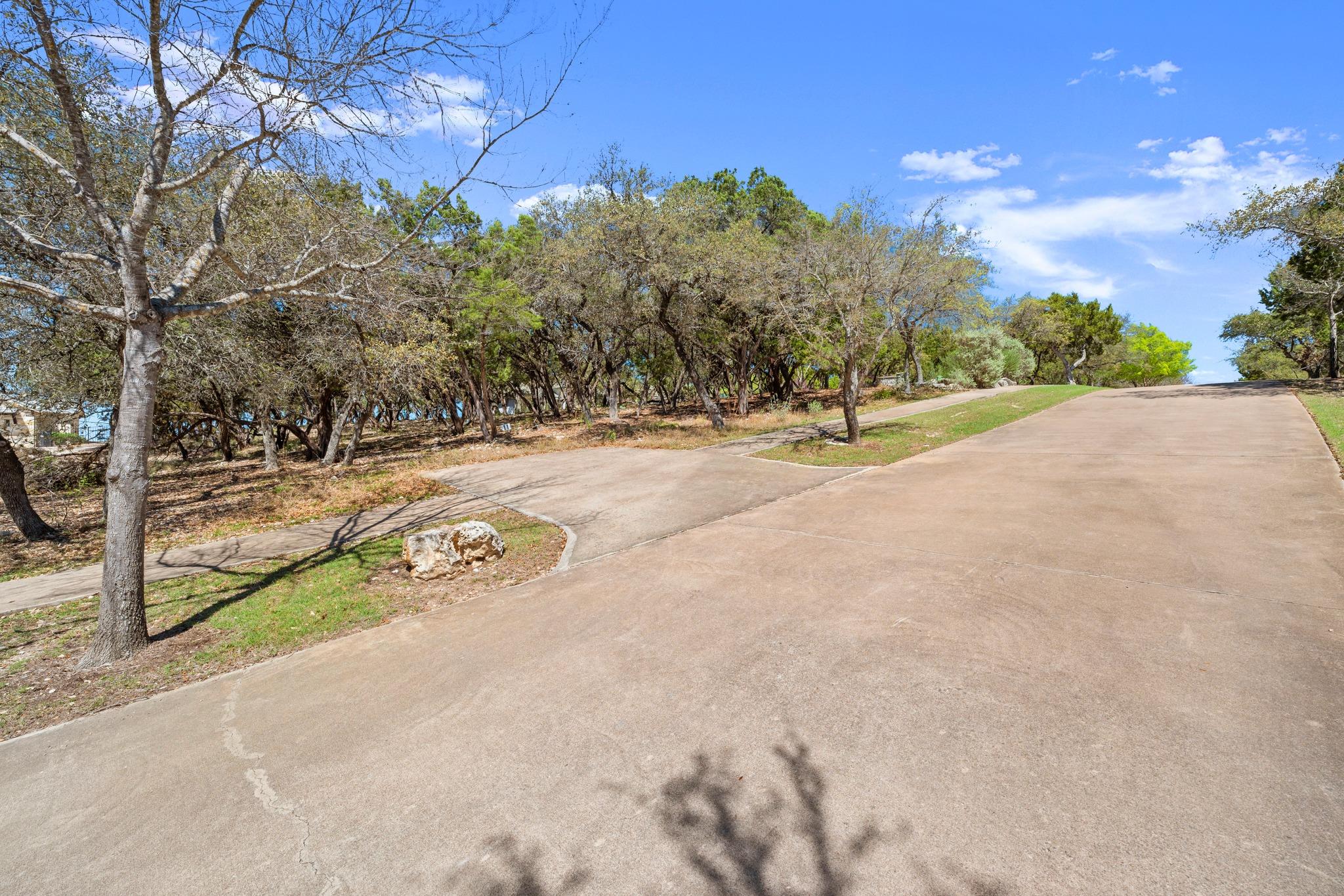 5304 Canyon Oaks Dr, Lago Vista, TX 78645