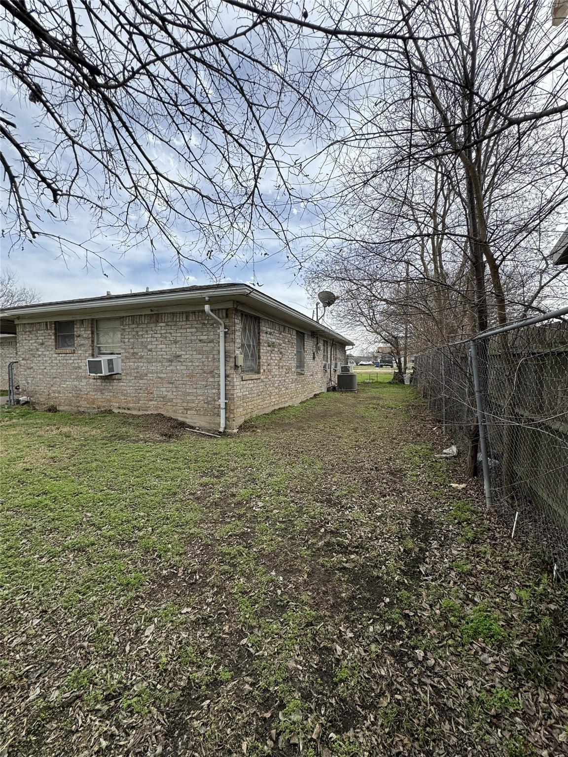 106 N 7th St E, Dawson, TX 76639