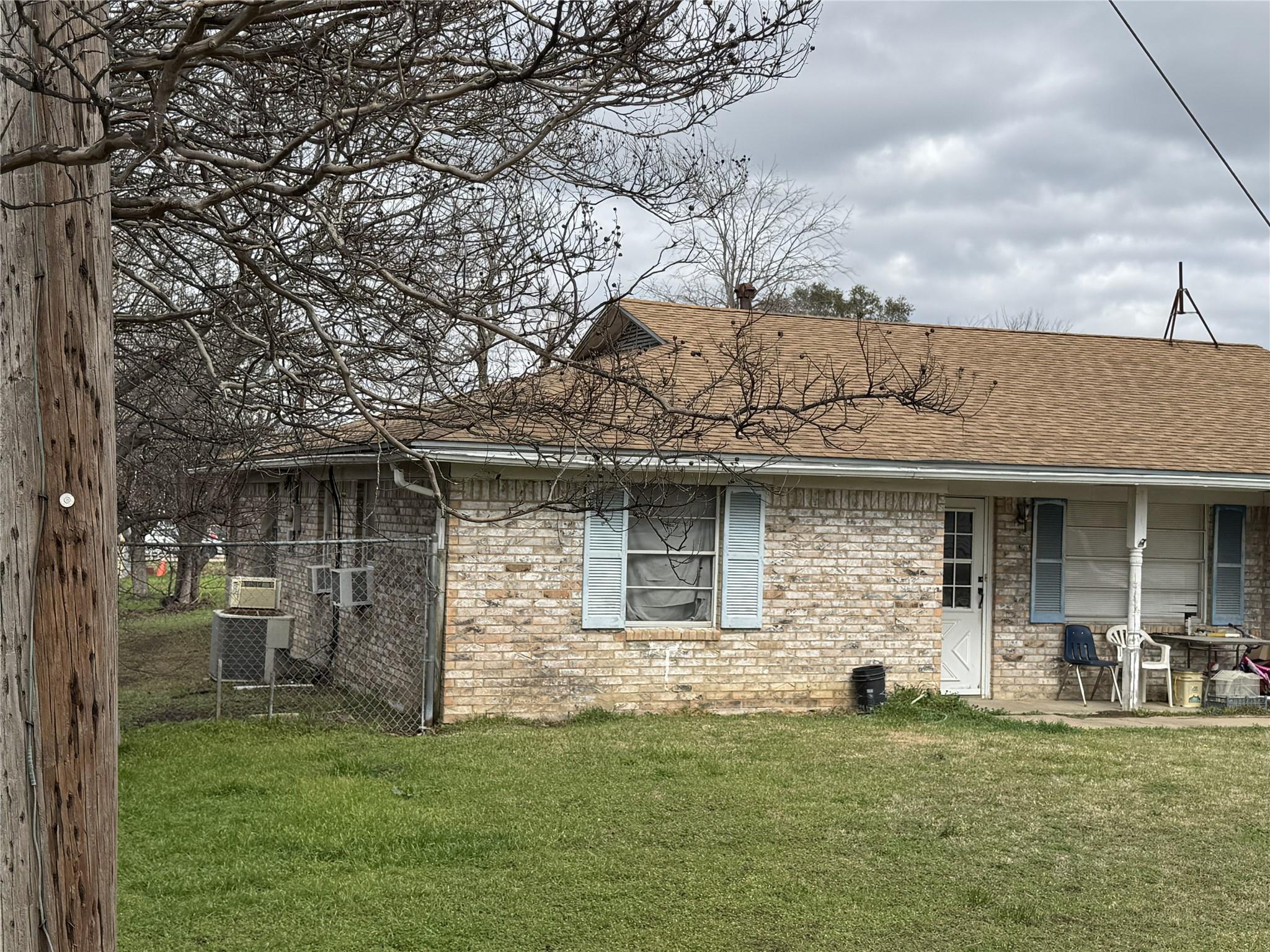 106 N 7th St E, Dawson, TX 76639