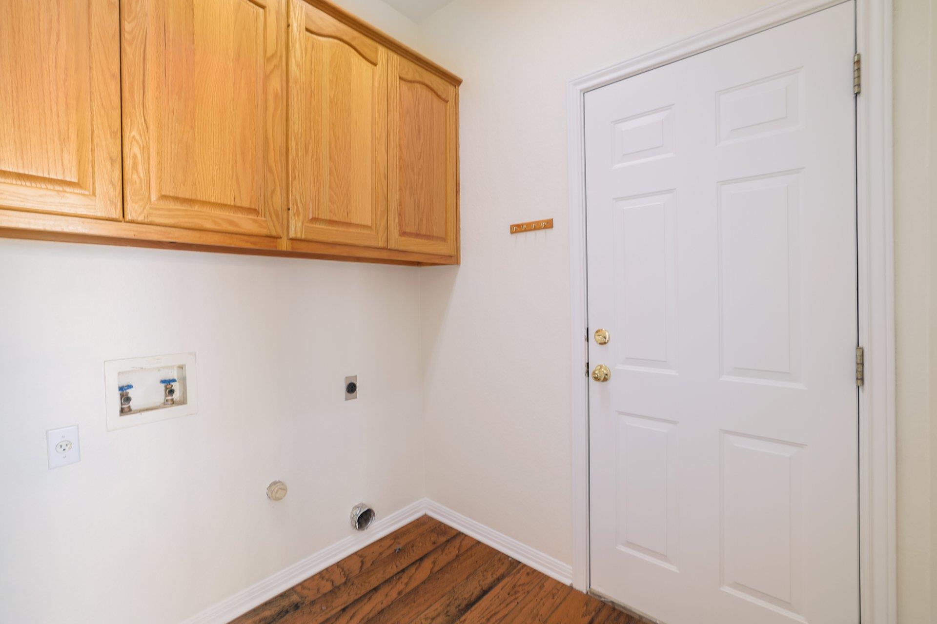 216 WEST OAK Loop, Cedar Creek, TX 78612