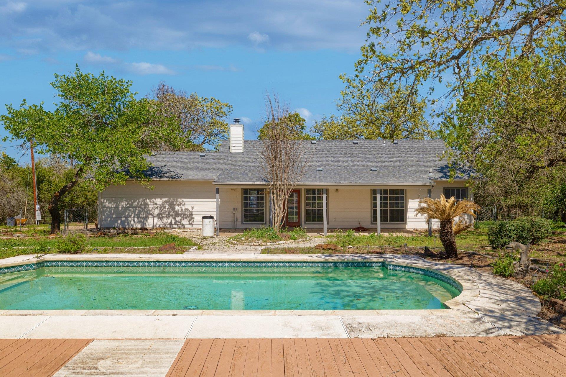 216 WEST OAK Loop, Cedar Creek, TX 78612