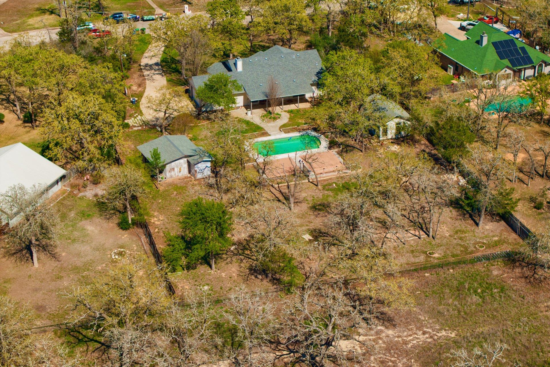 216 WEST OAK Loop, Cedar Creek, TX 78612