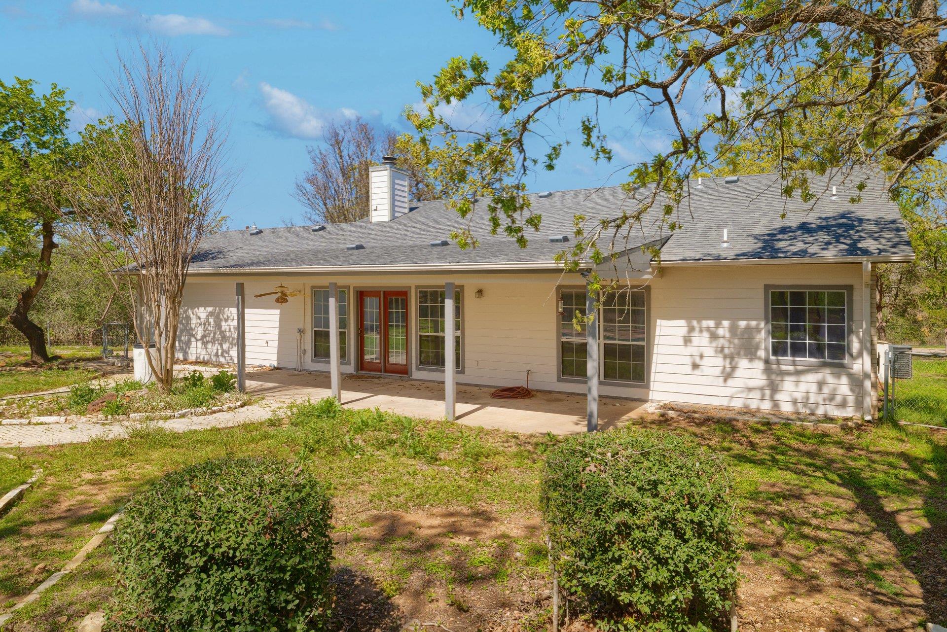 216 WEST OAK Loop, Cedar Creek, TX 78612