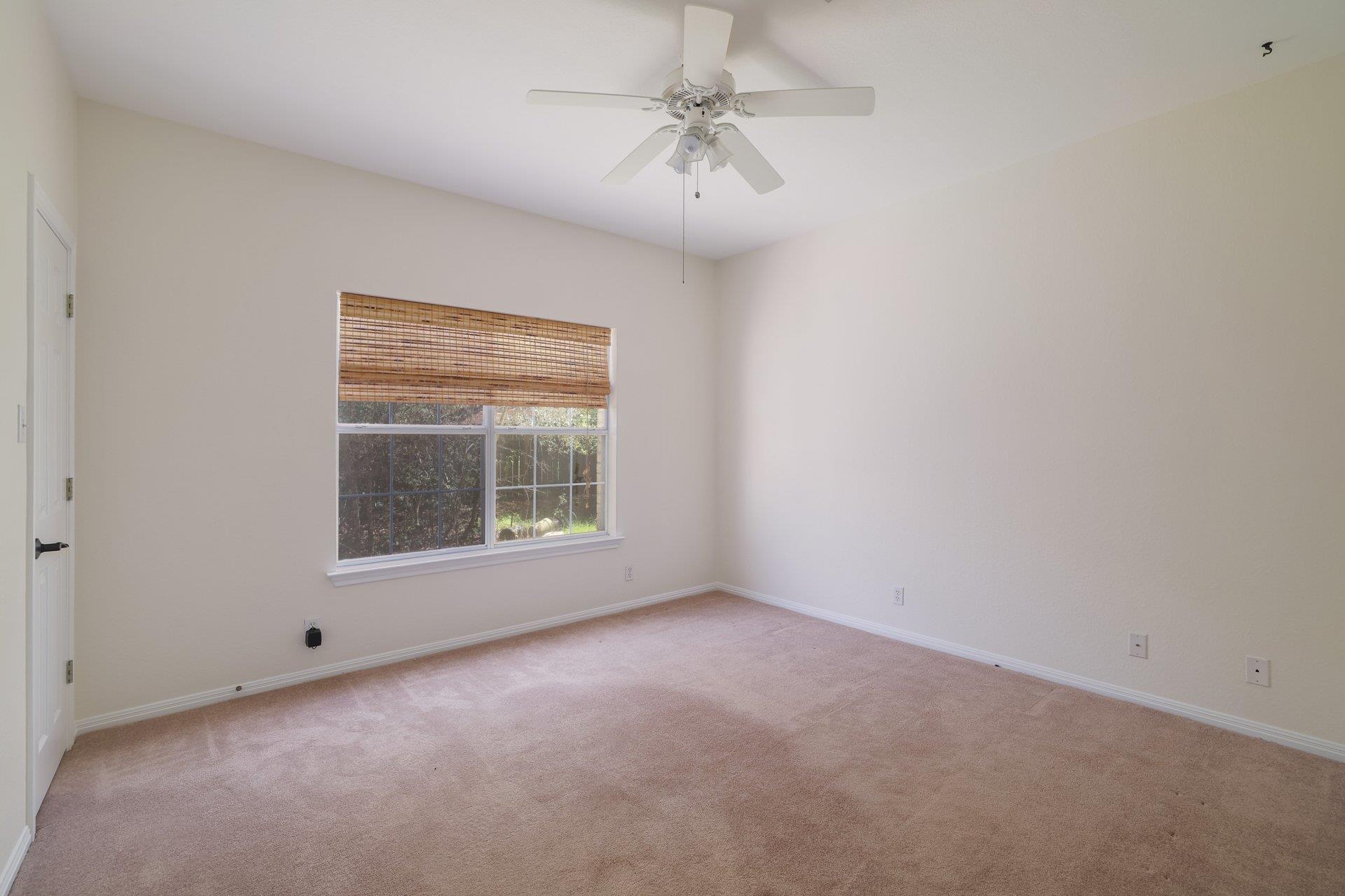 216 WEST OAK Loop, Cedar Creek, TX 78612