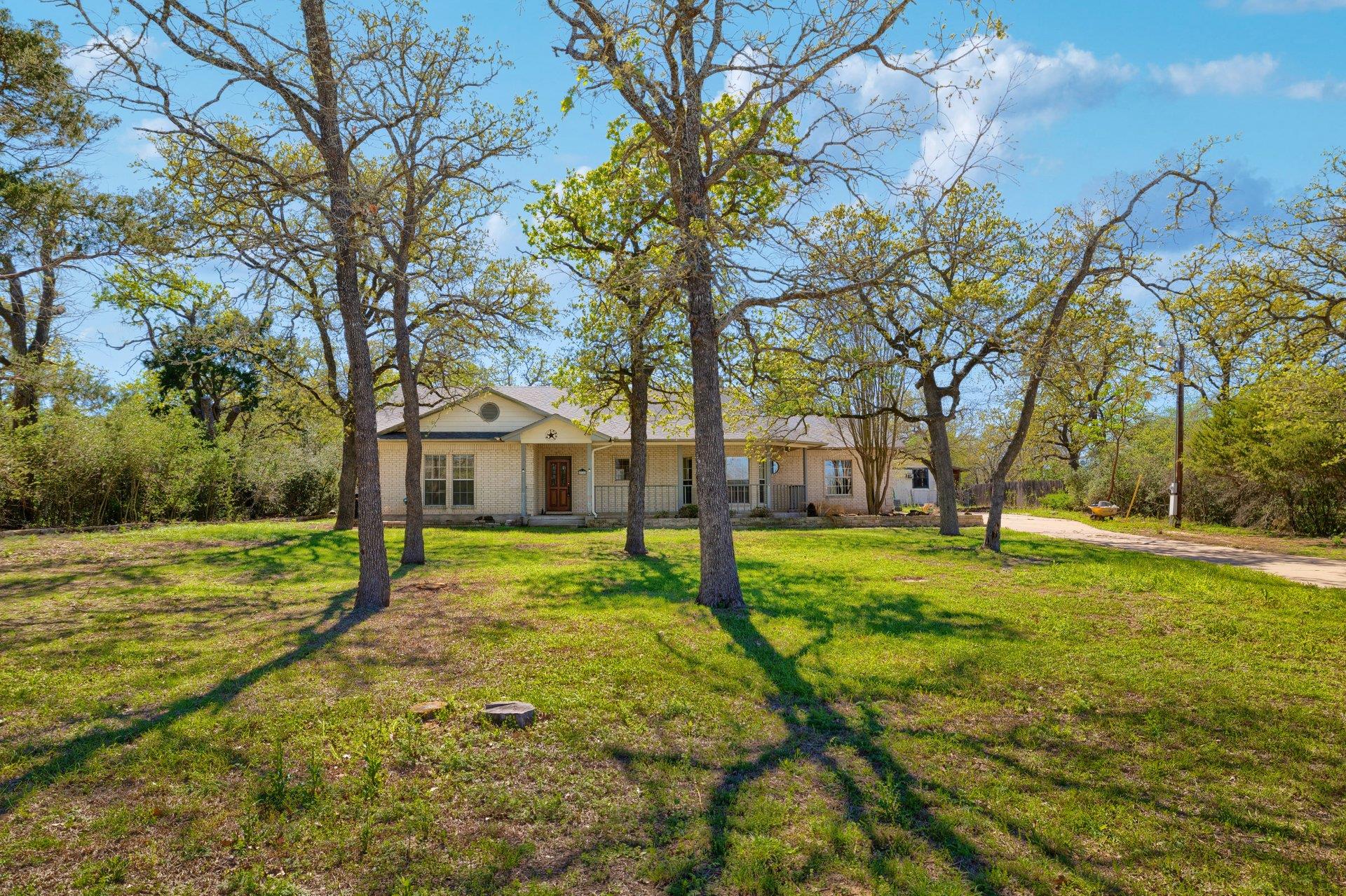 216 WEST OAK Loop, Cedar Creek, TX 78612