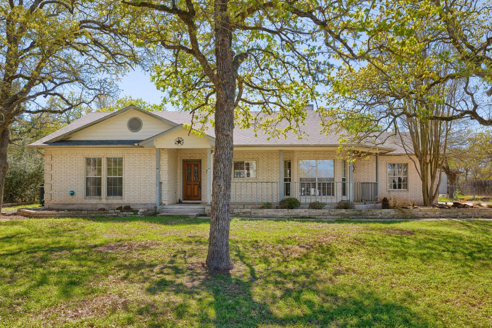 216 WEST OAK Loop, Cedar Creek, TX 78612