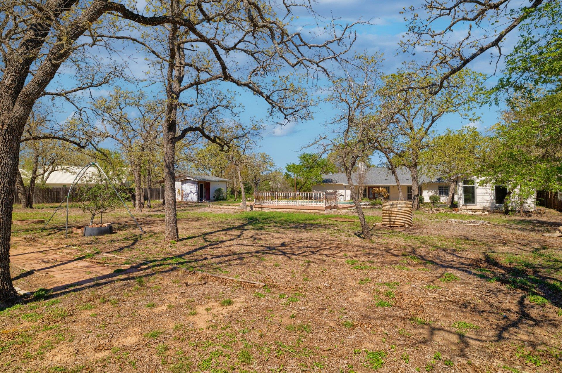 216 WEST OAK Loop, Cedar Creek, TX 78612