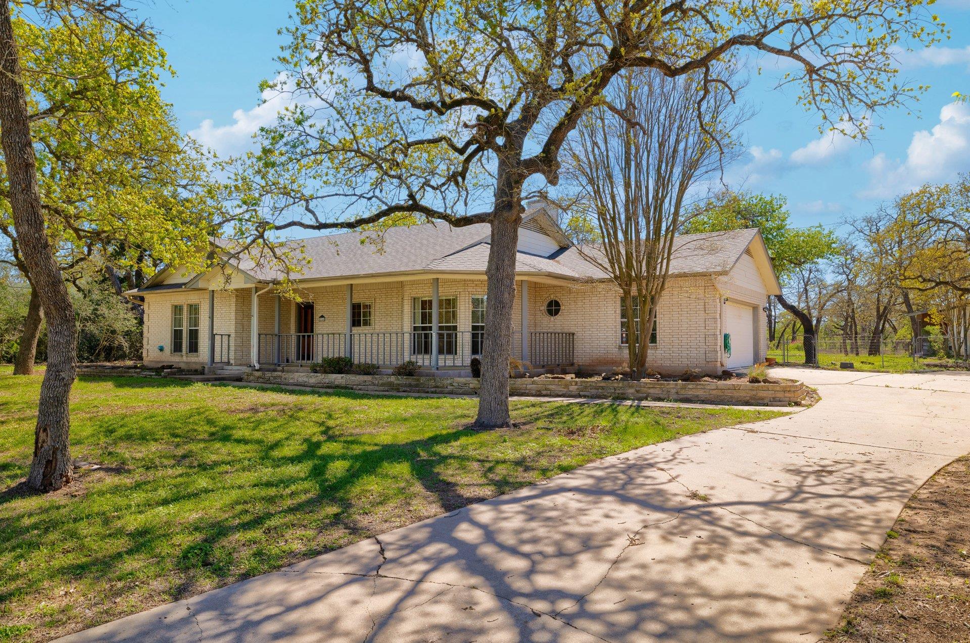 216 WEST OAK Loop, Cedar Creek, TX 78612