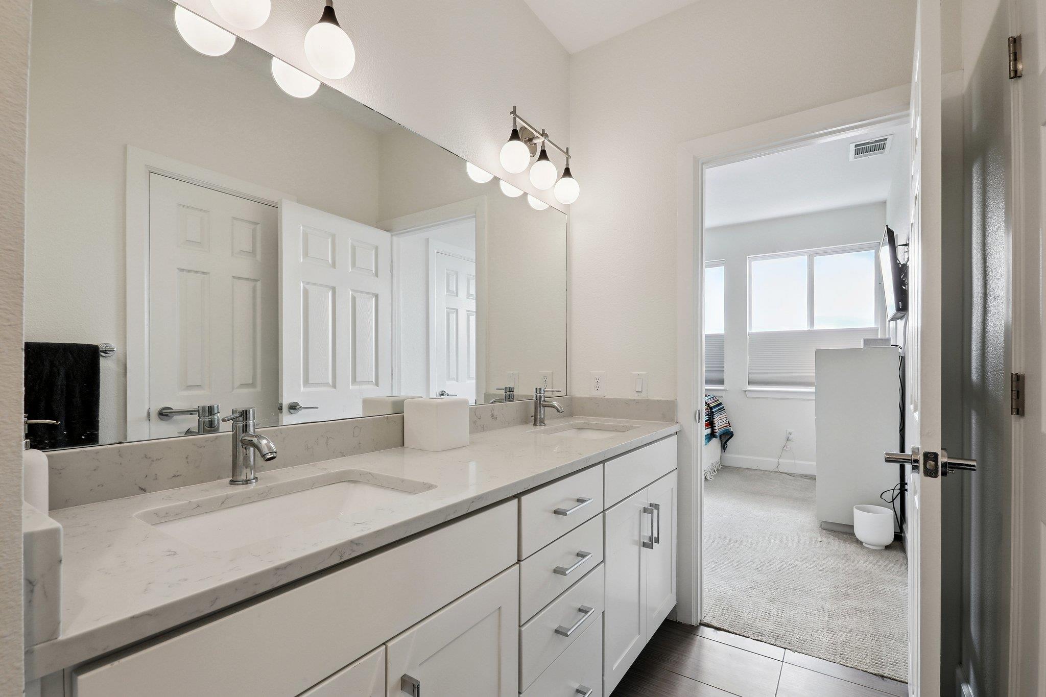 4001 Red River St # 4, Austin, TX 78751