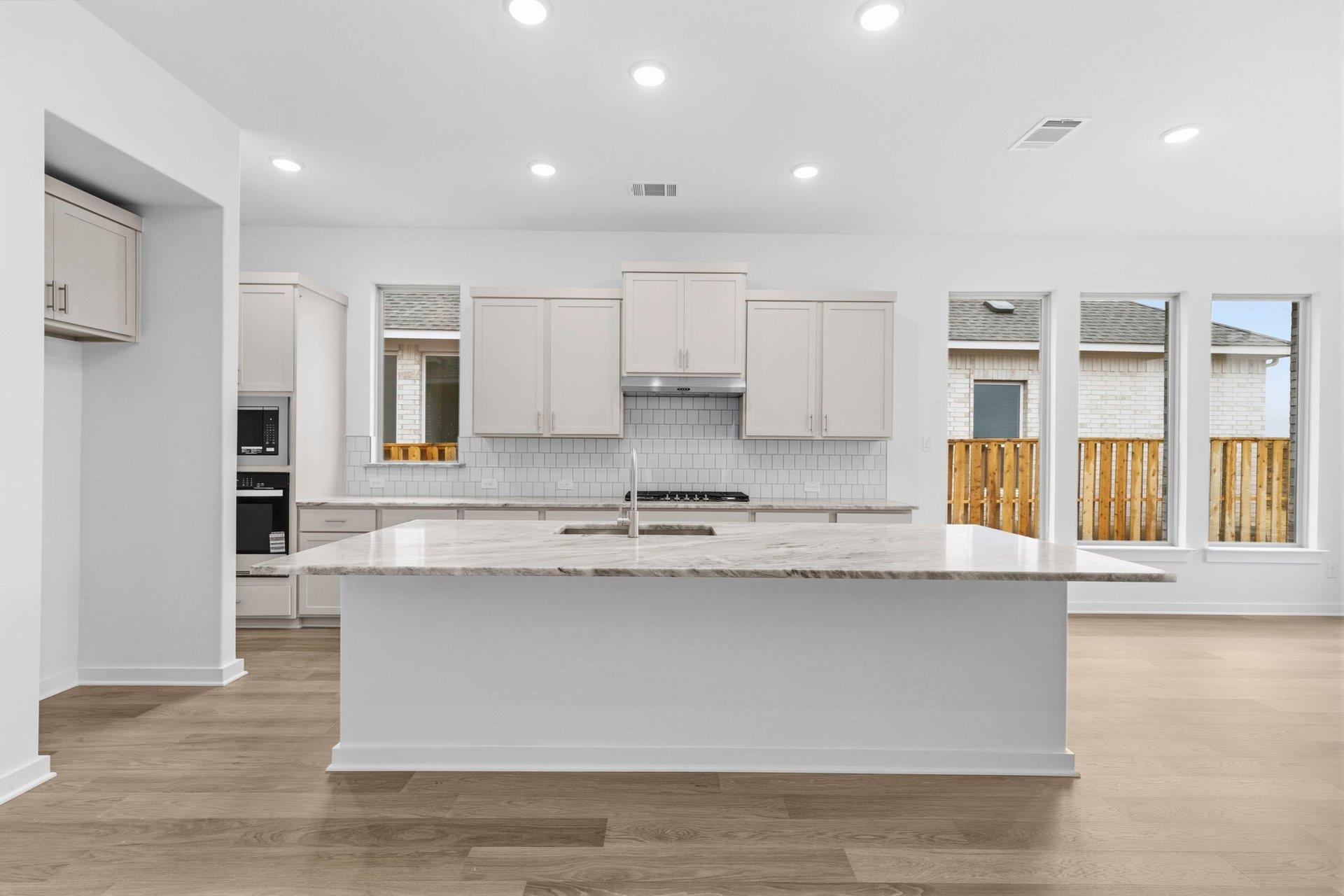 1009 Ellensburg Dr, Georgetown, TX 78633