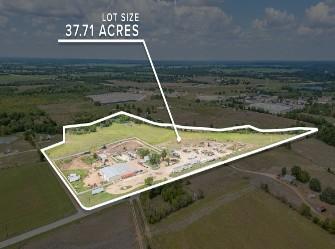 744 Fm 609, La Grange, TX 78945