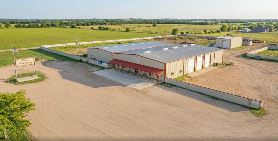 744 Fm 609, La Grange, TX 78945