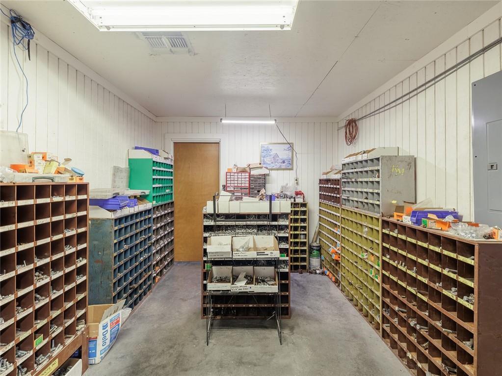 744 Fm 609, La Grange, TX 78945