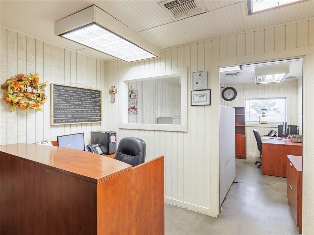 744 Fm 609, La Grange, TX 78945