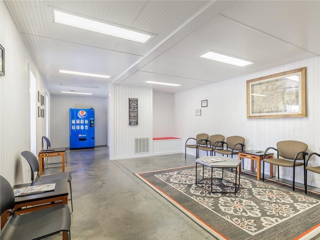 744 Fm 609, La Grange, TX 78945