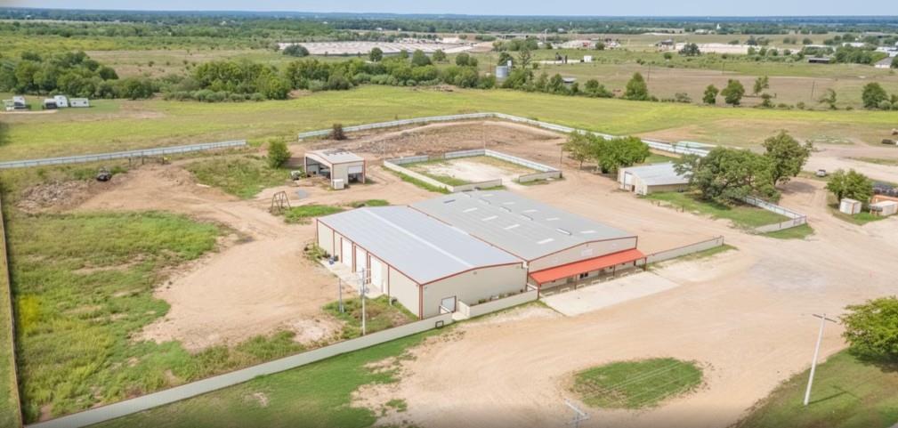 744 Fm 609, La Grange, TX 78945