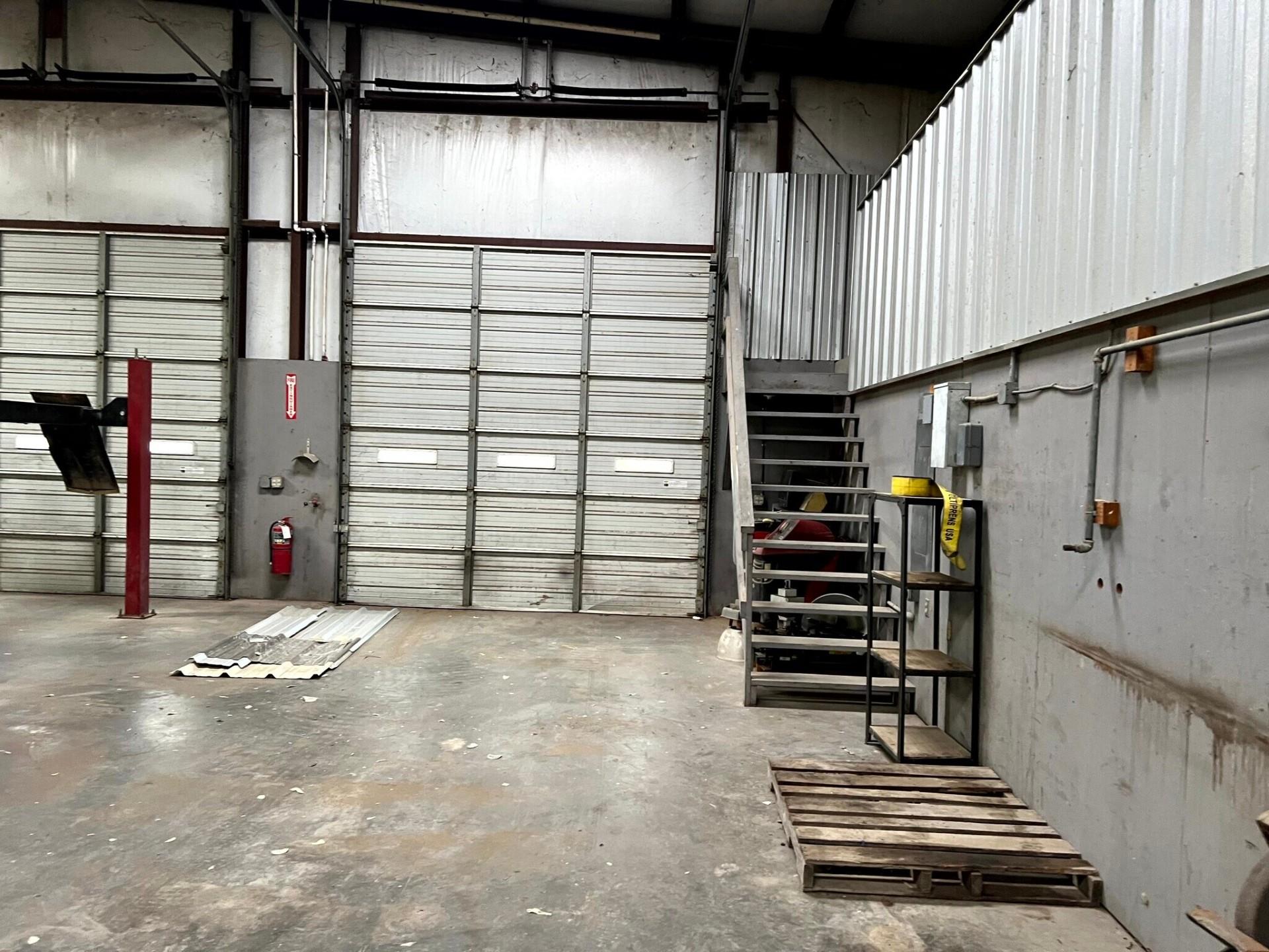 744 Fm 609, La Grange, TX 78945