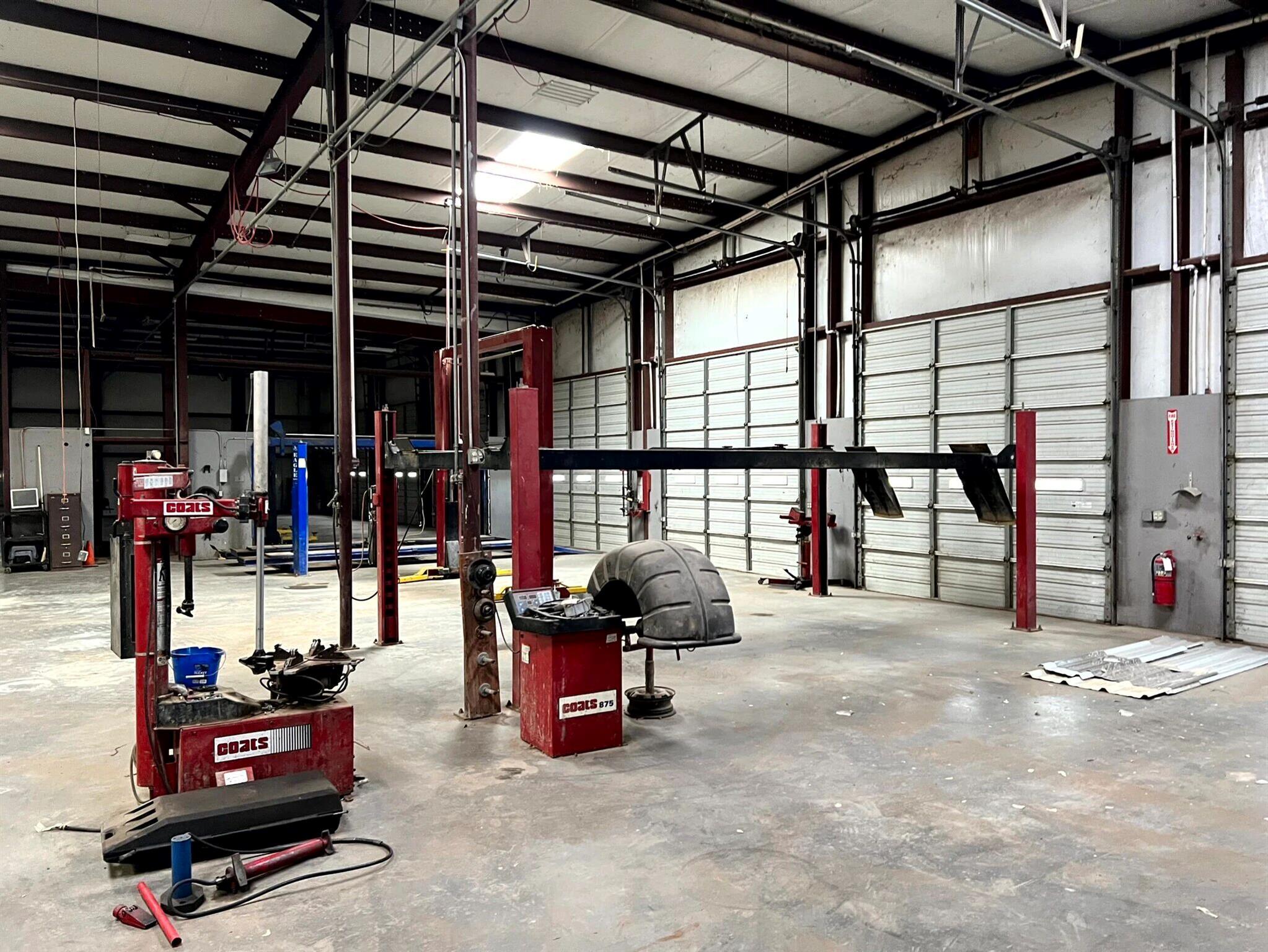 744 Fm 609, La Grange, TX 78945