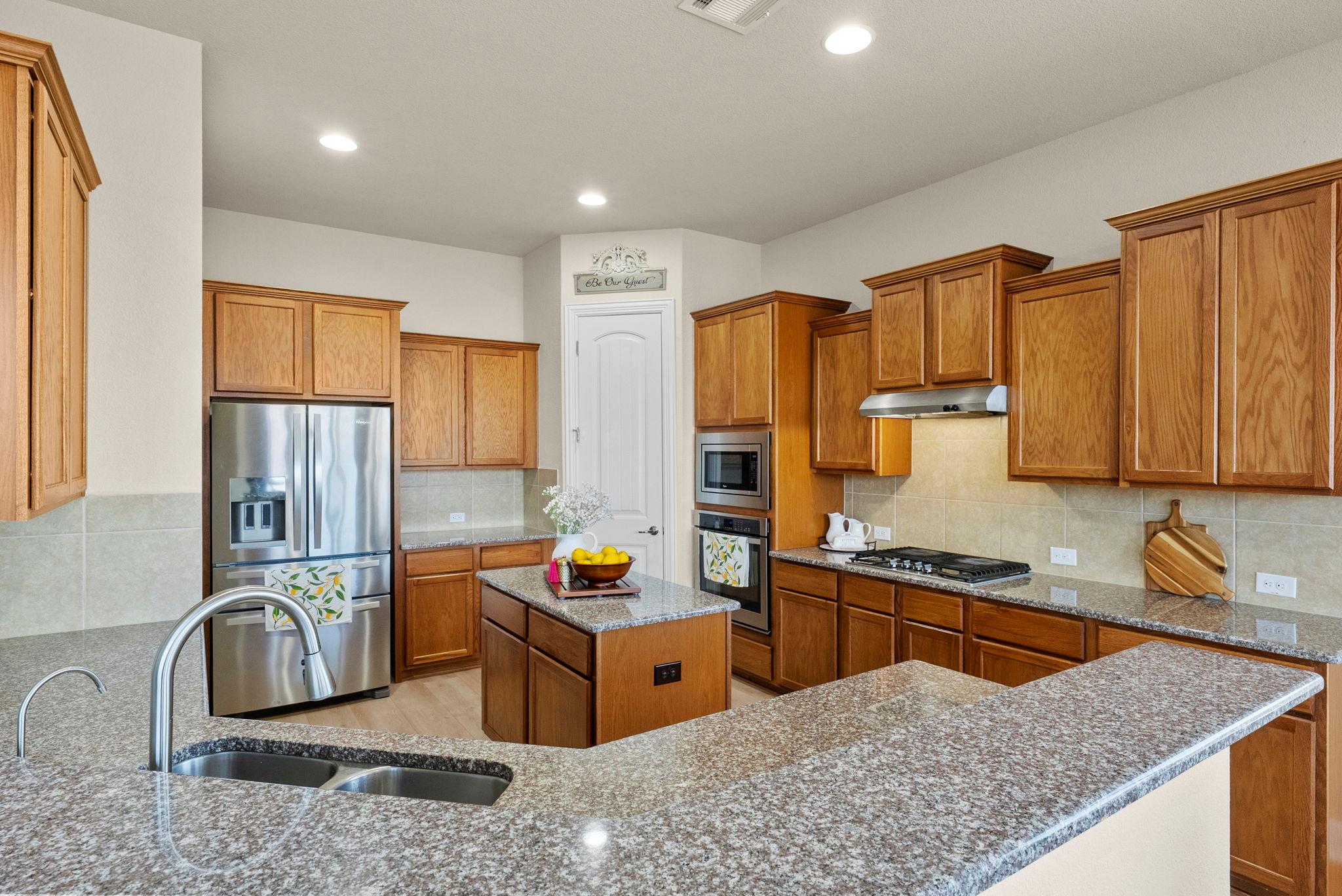 109 Wake Grv, Buda, TX 78610