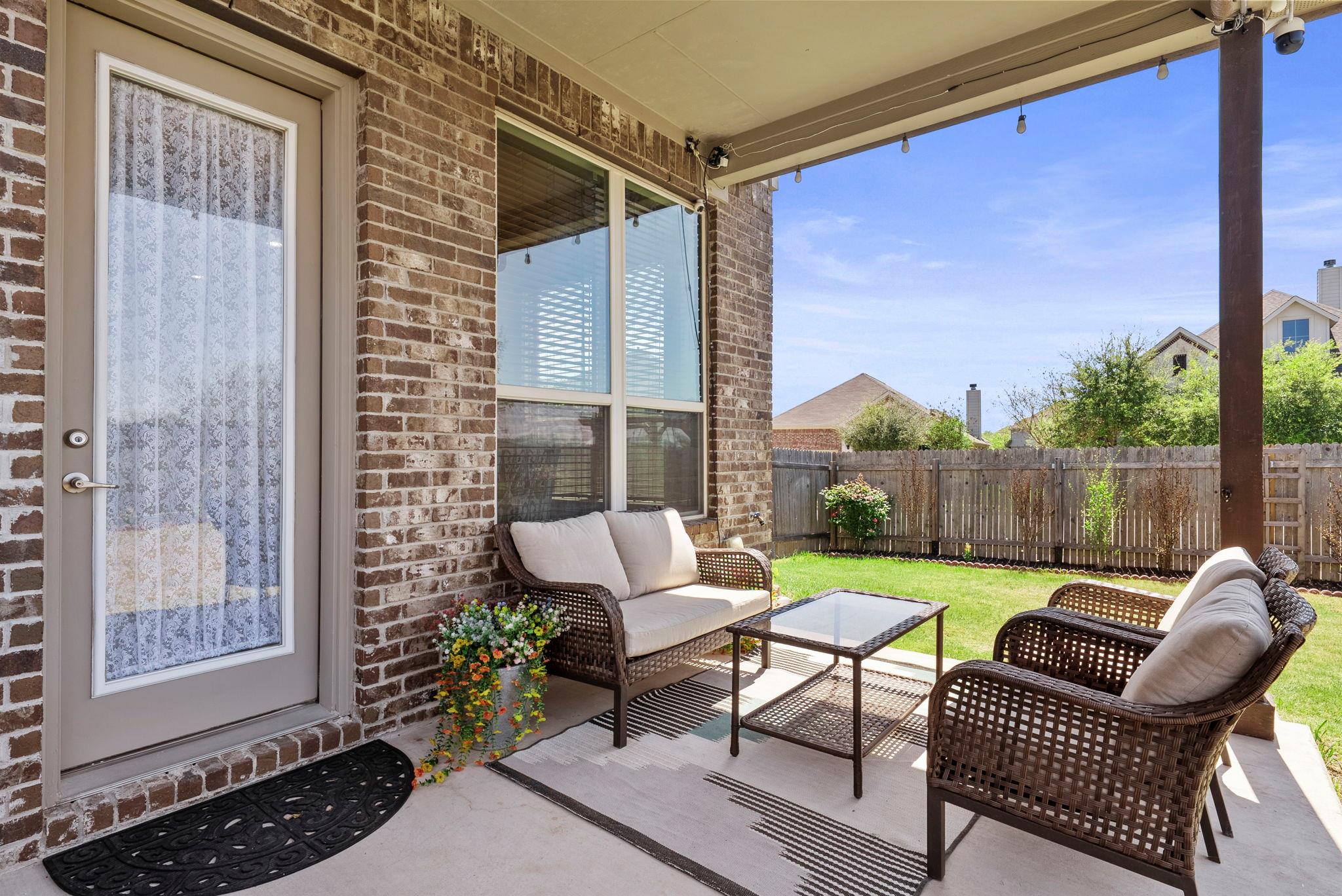 109 Wake Grv, Buda, TX 78610