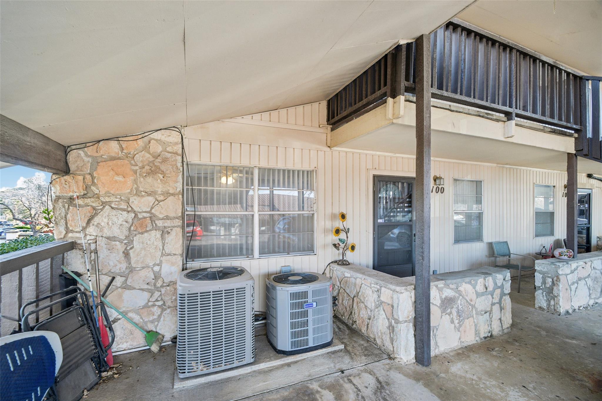 1214 Hi Stirrup # 100, Horseshoe Bay, TX 78657