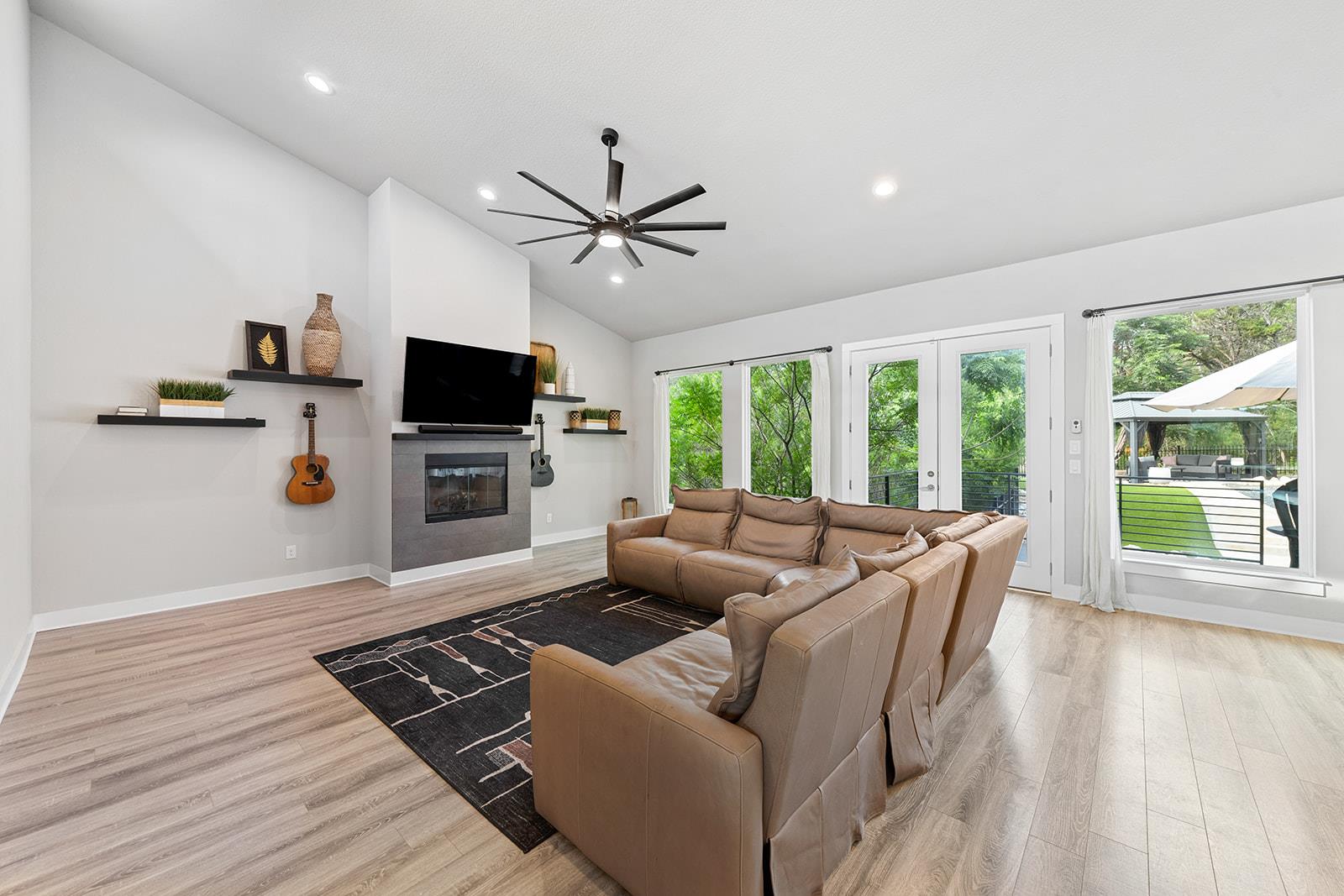 20702 Post Oak Dr, Lago Vista, TX 78645