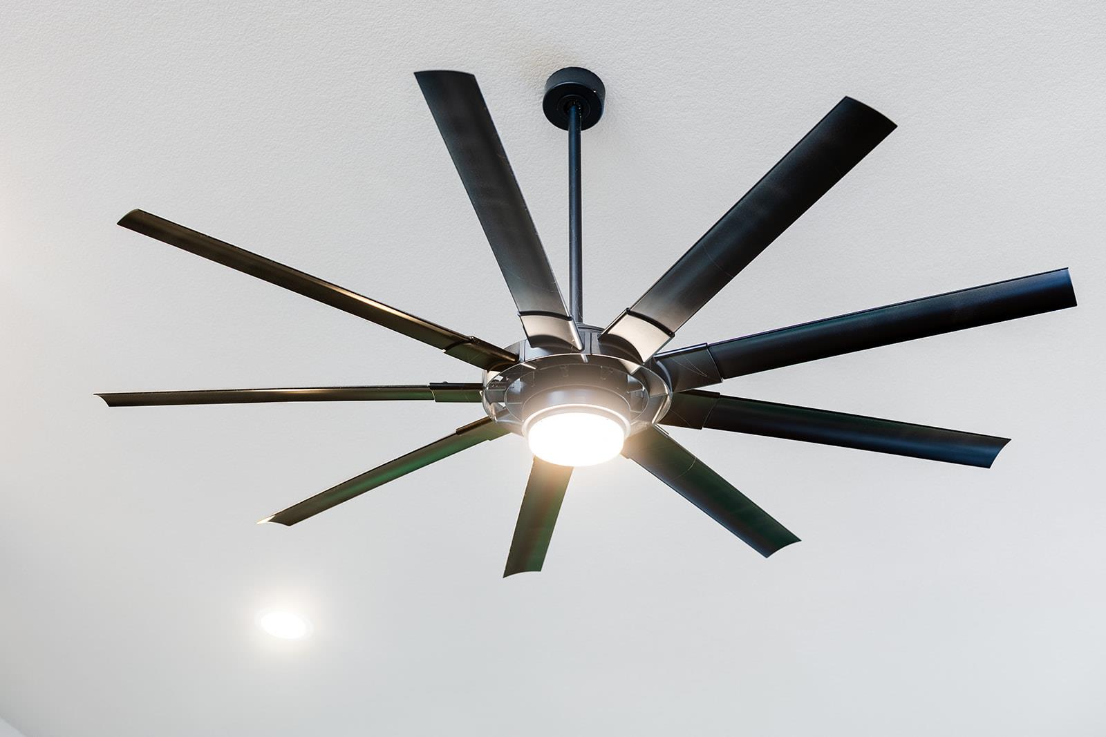 20702 Post Oak Dr, Lago Vista, TX 78645