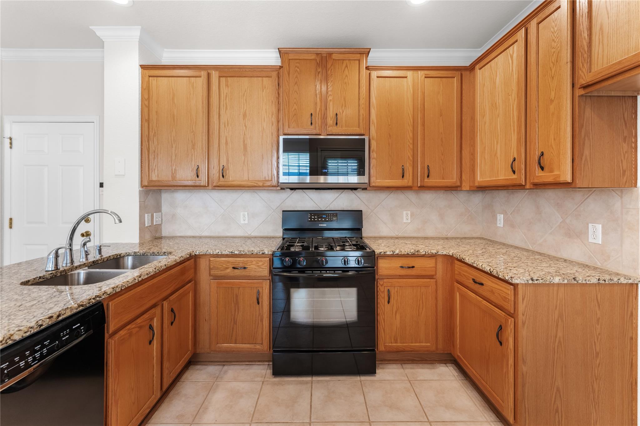 8518 Cahill Dr # 13, Austin, TX 78729