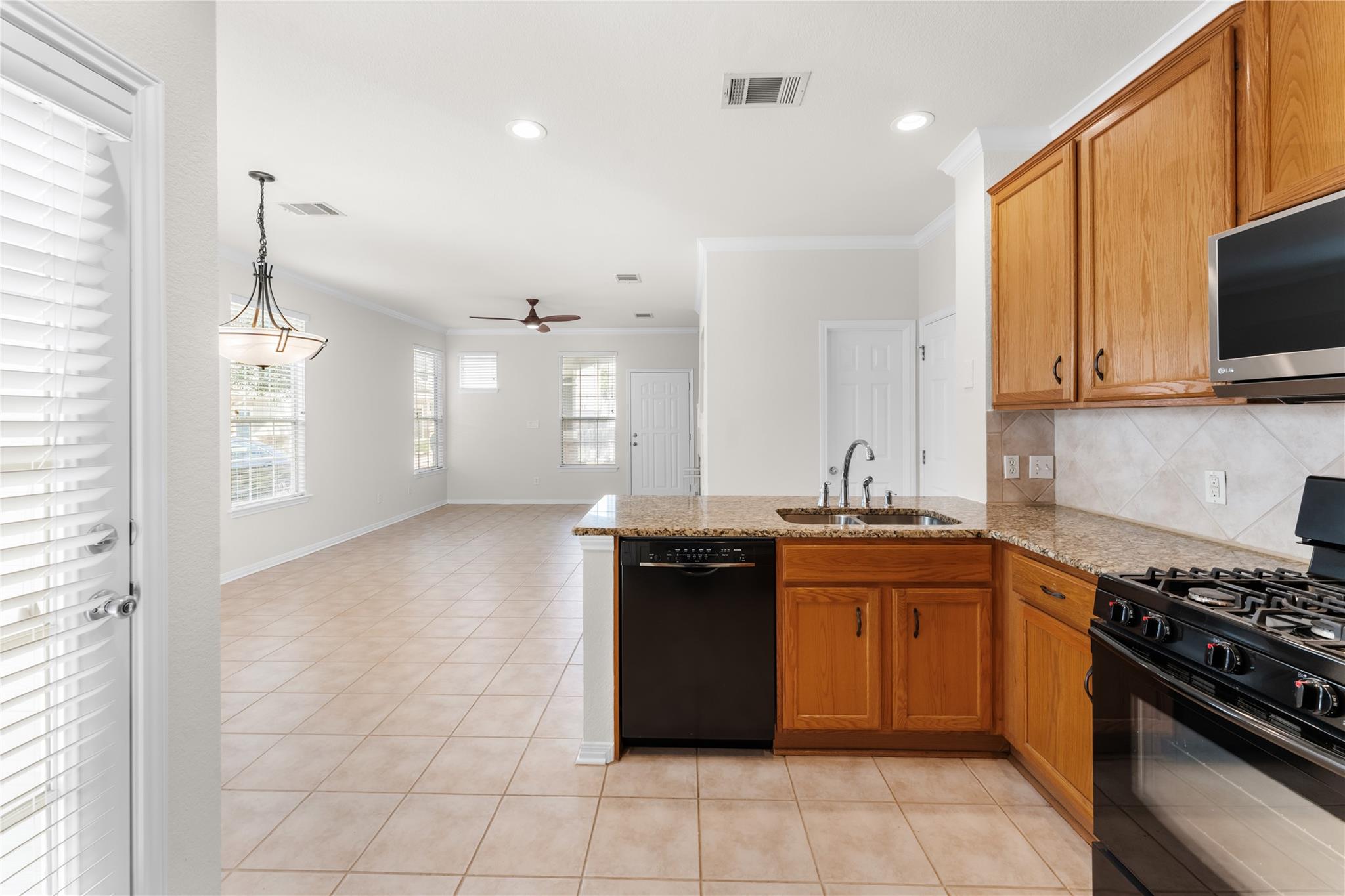 8518 Cahill Dr # 13, Austin, TX 78729