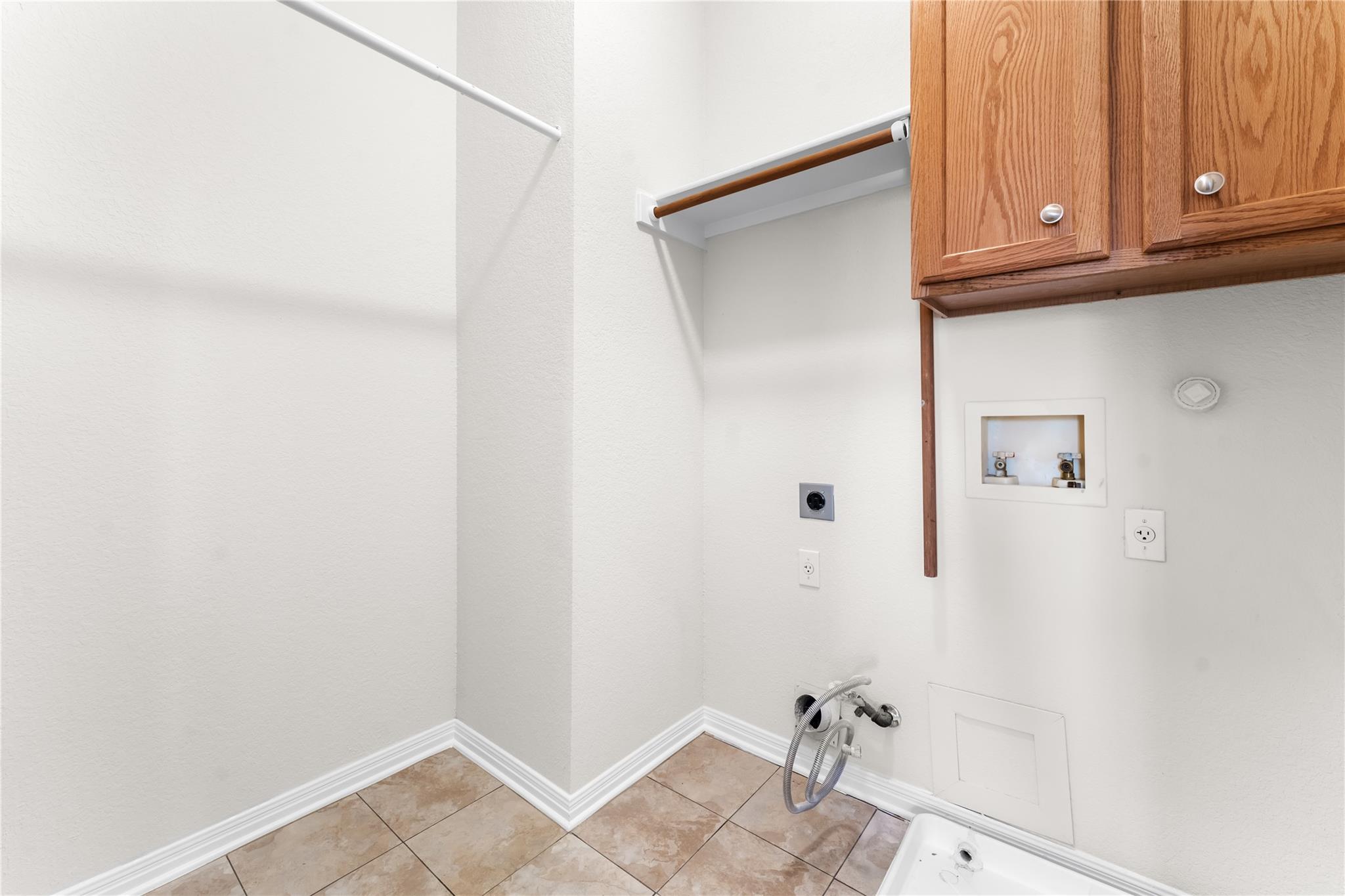 8518 Cahill Dr # 13, Austin, TX 78729