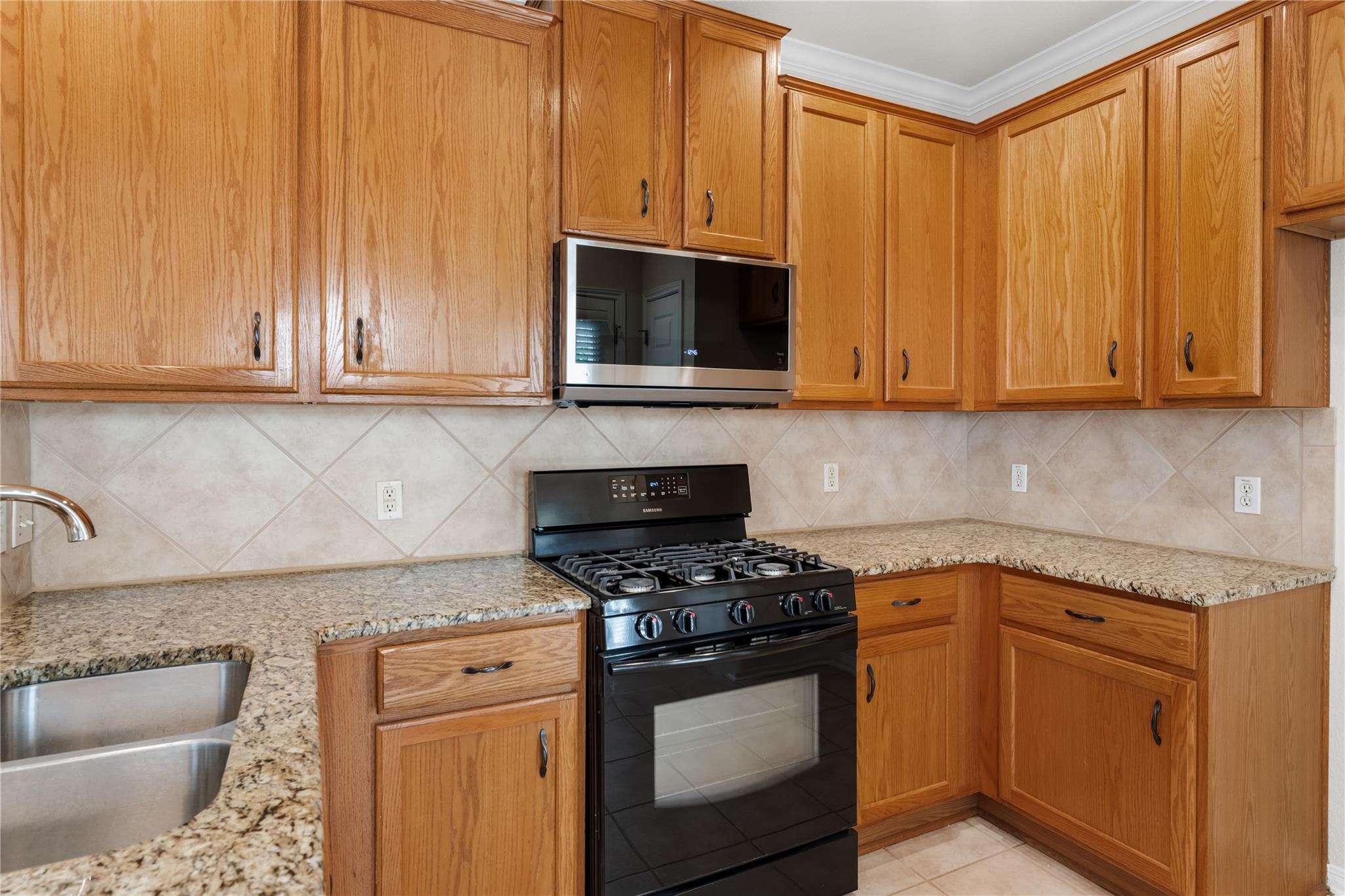 8518 Cahill Dr # 13, Austin, TX 78729