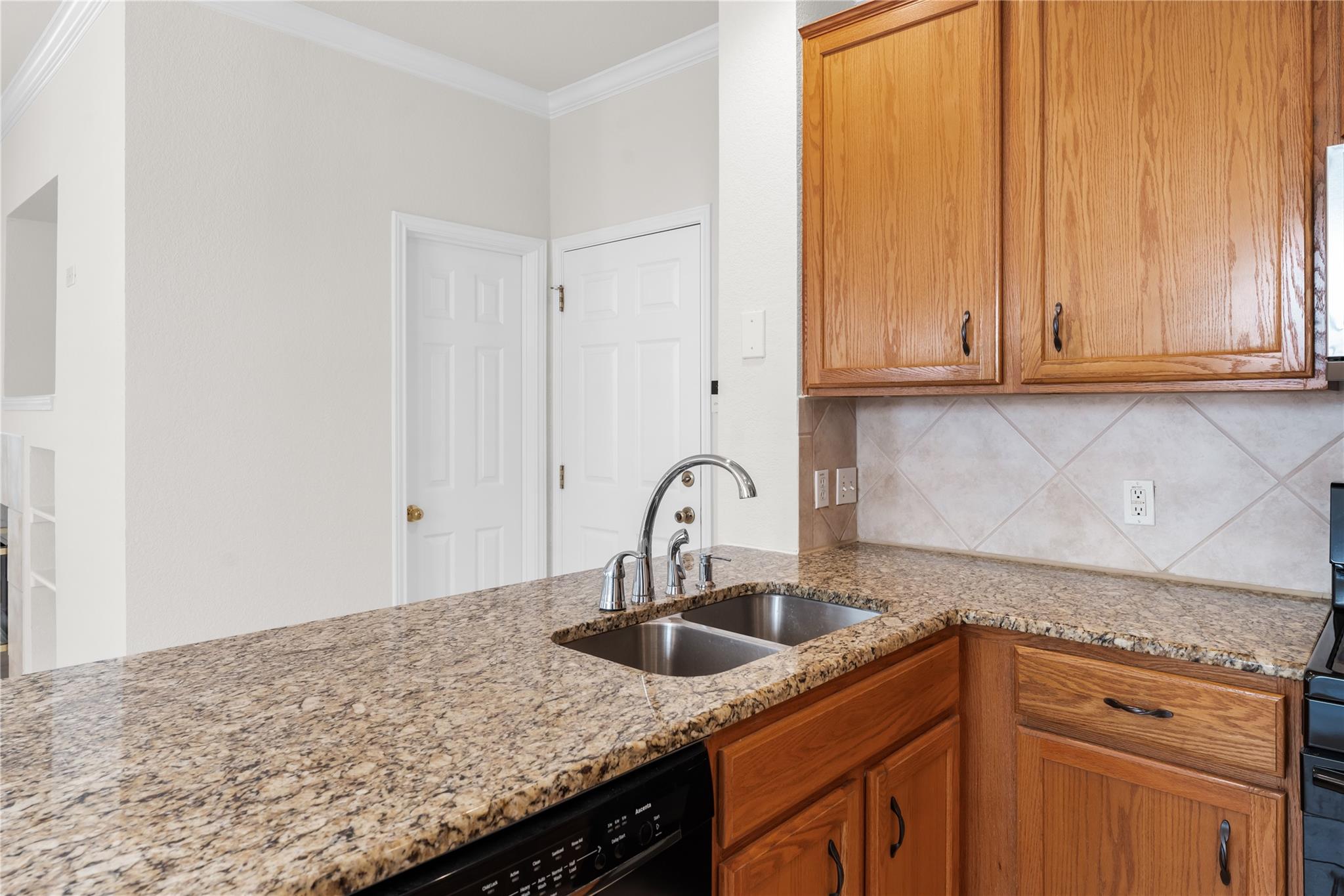 8518 Cahill Dr # 13, Austin, TX 78729