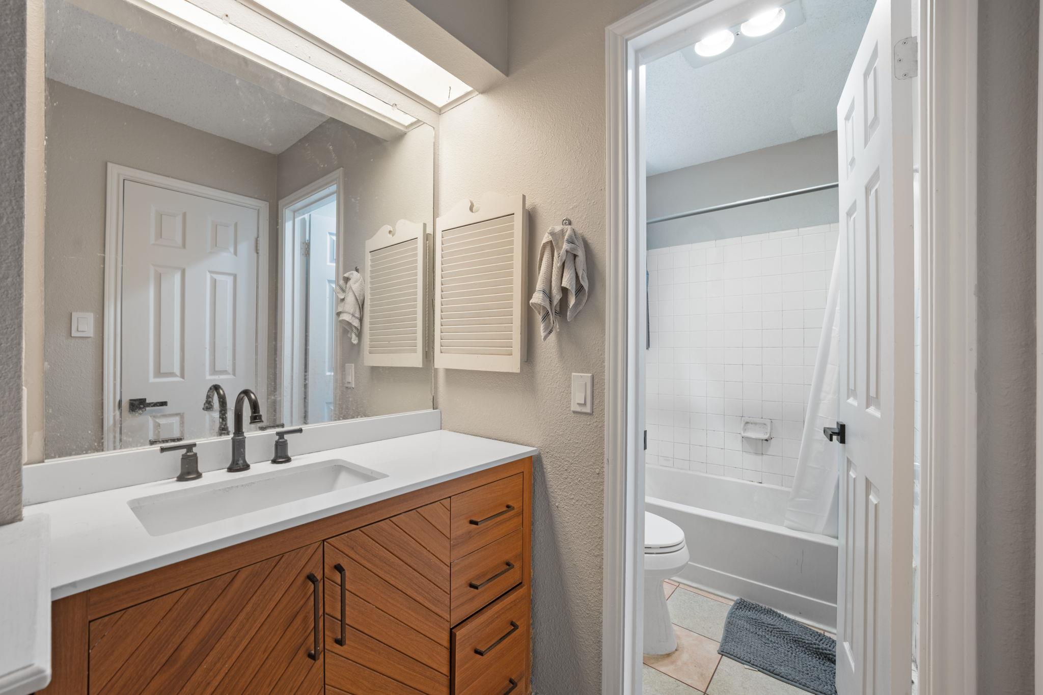 3111 Tom Green St # 208, Austin, TX 78705