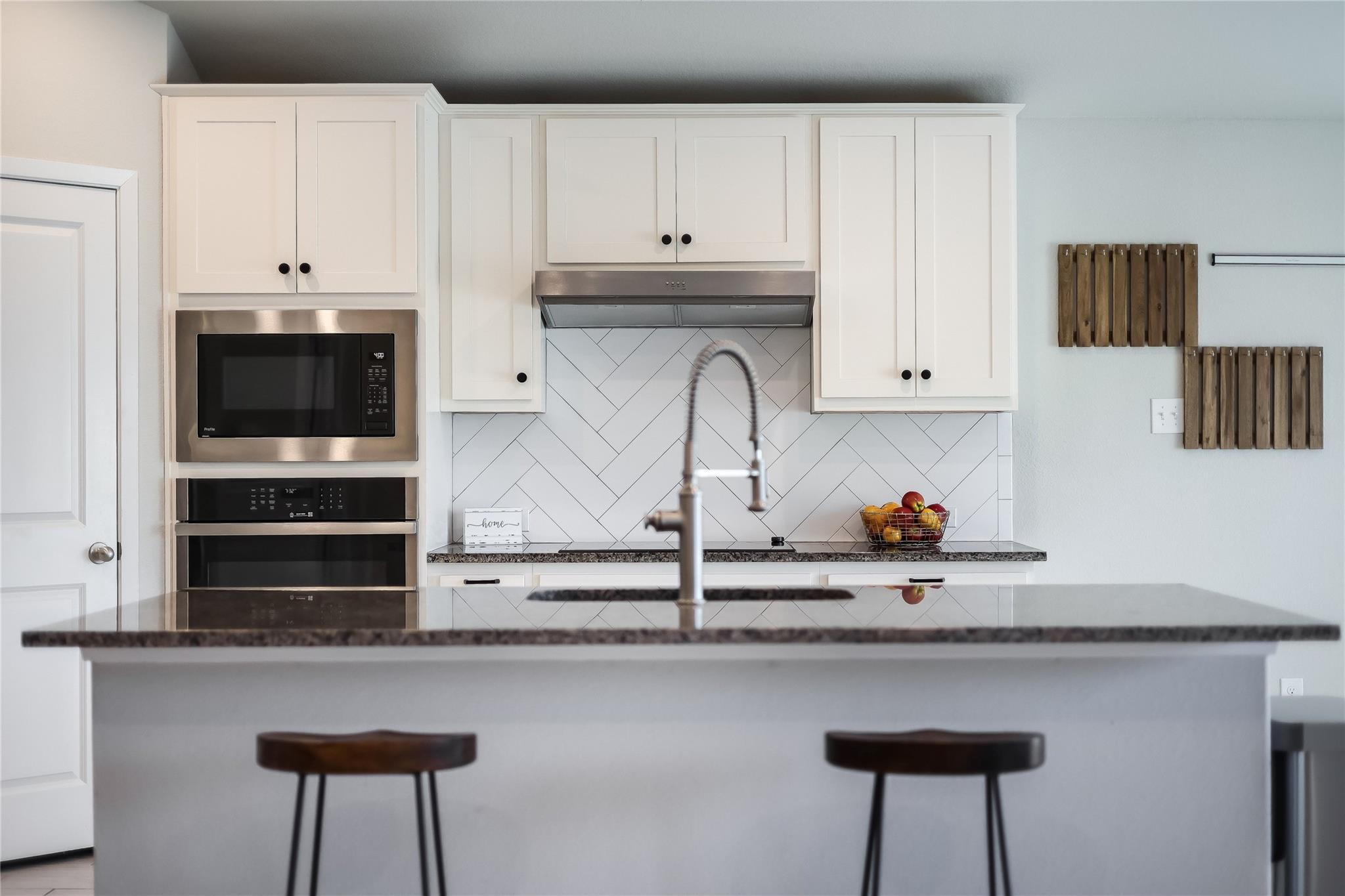 21522 Horseshoe Loop, Lago Vista, TX 78645